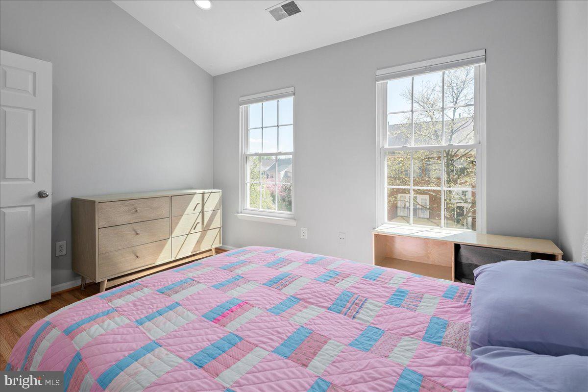 KINGSTOWNE - Residential