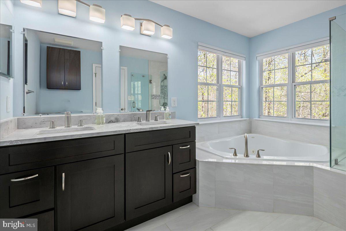 KINGSTOWNE - Residential