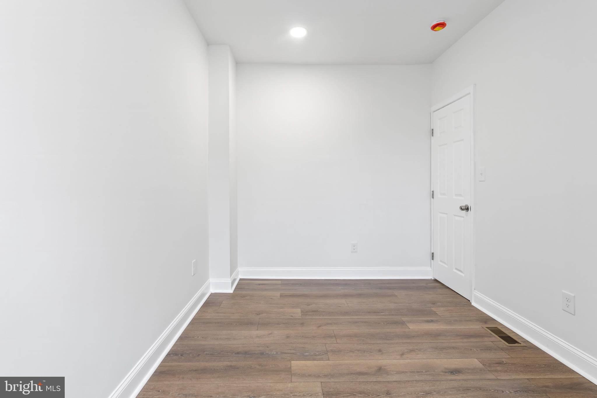MONDAWMIN - Residential