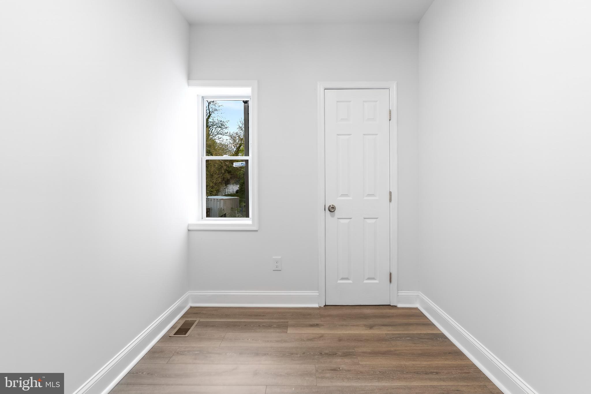 MONDAWMIN - Residential