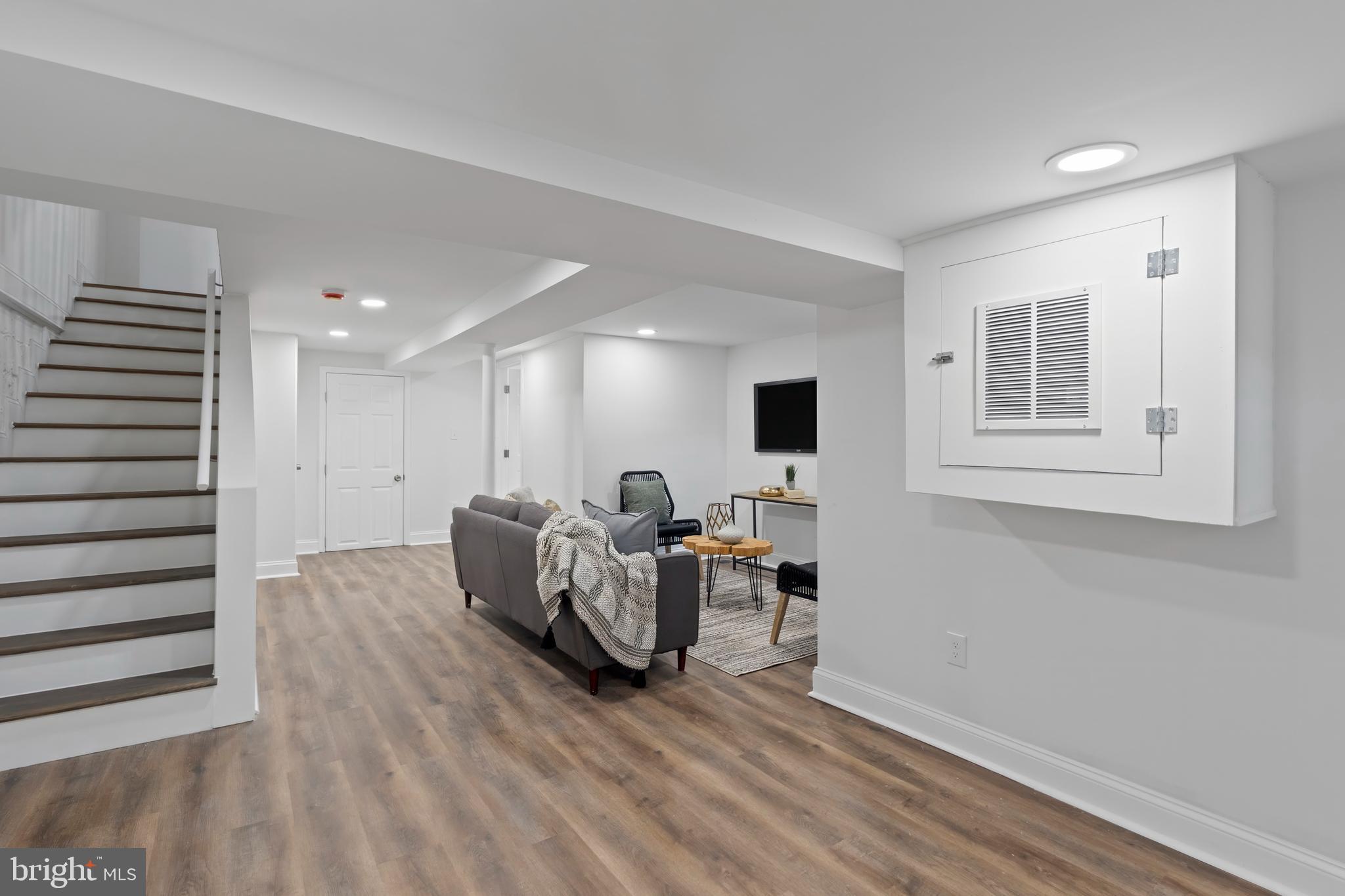 MONDAWMIN - Residential
