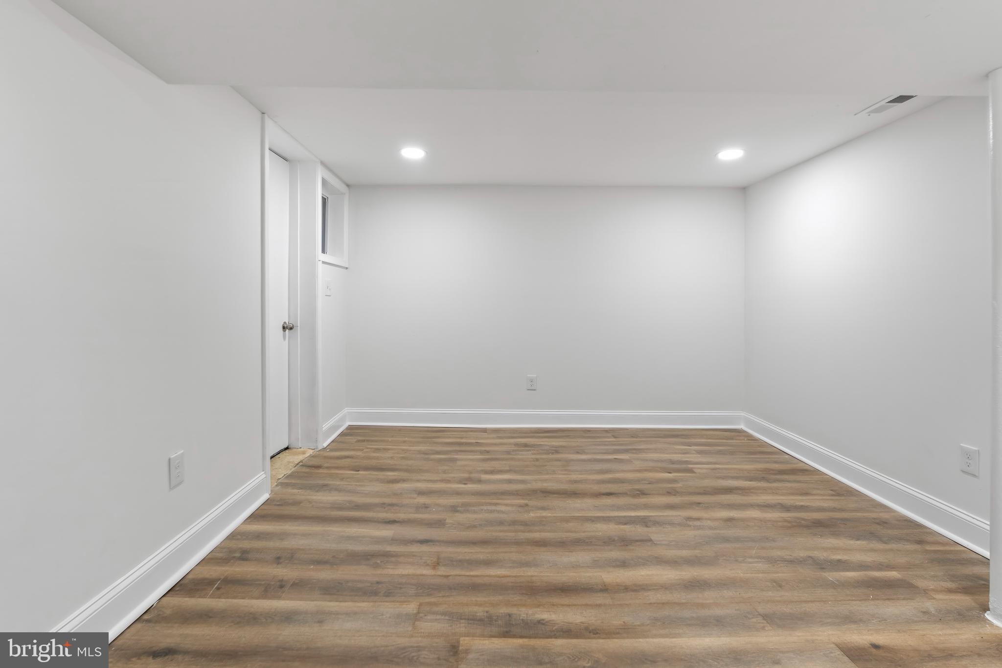 MONDAWMIN - Residential