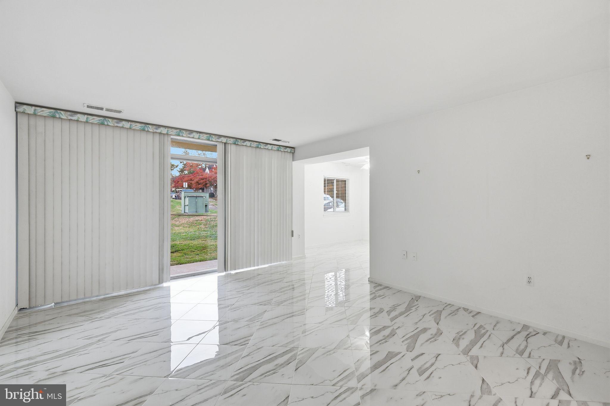 NORMANDIE ON THE LAKE - Residential