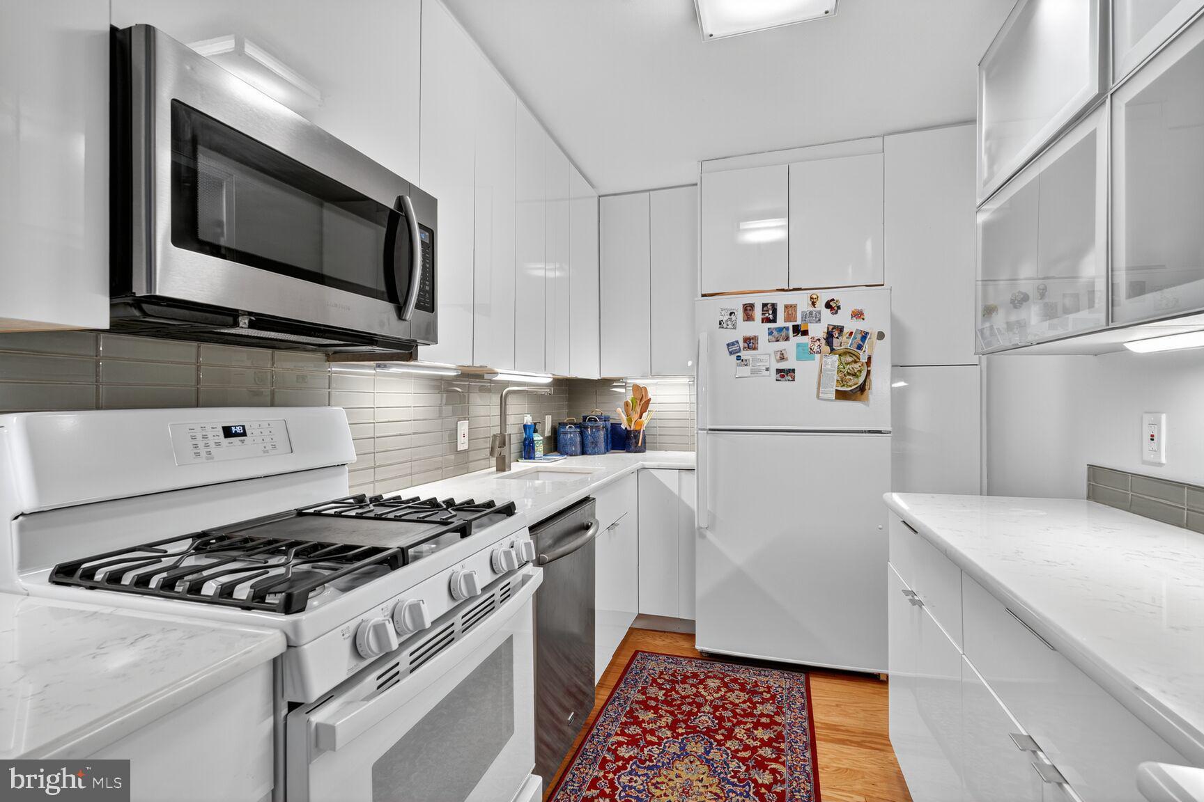 THE KENWOOD - Residential