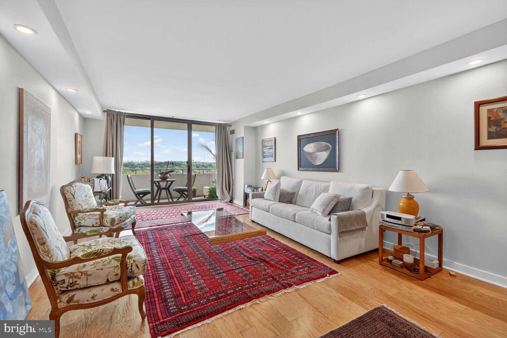 THE KENWOOD - Residential