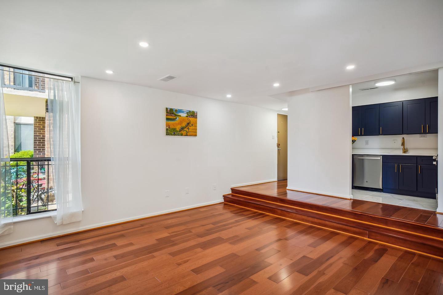 AMERICANA FINMARK - Residential