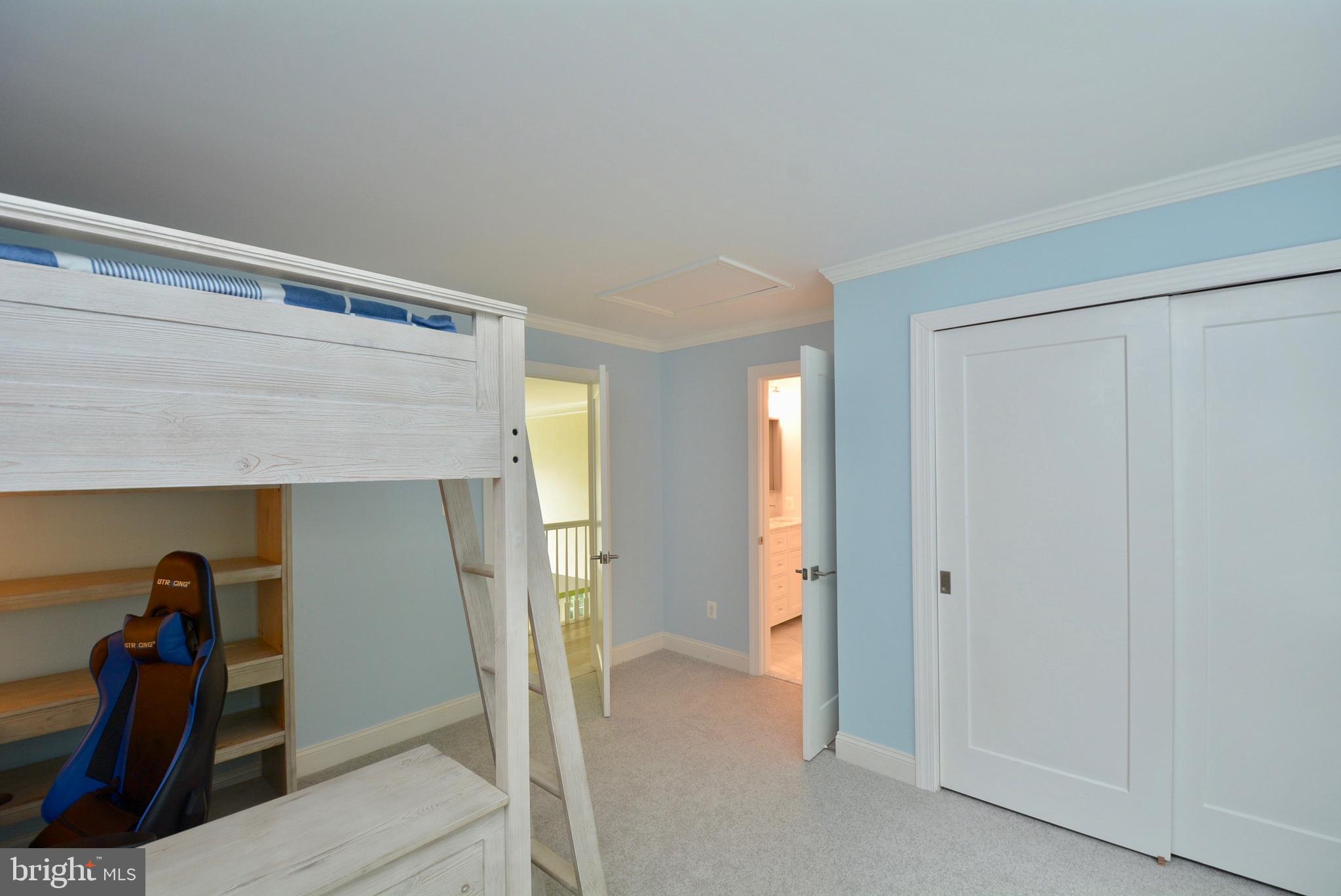 HUNTER MILL ESTATES - Residential