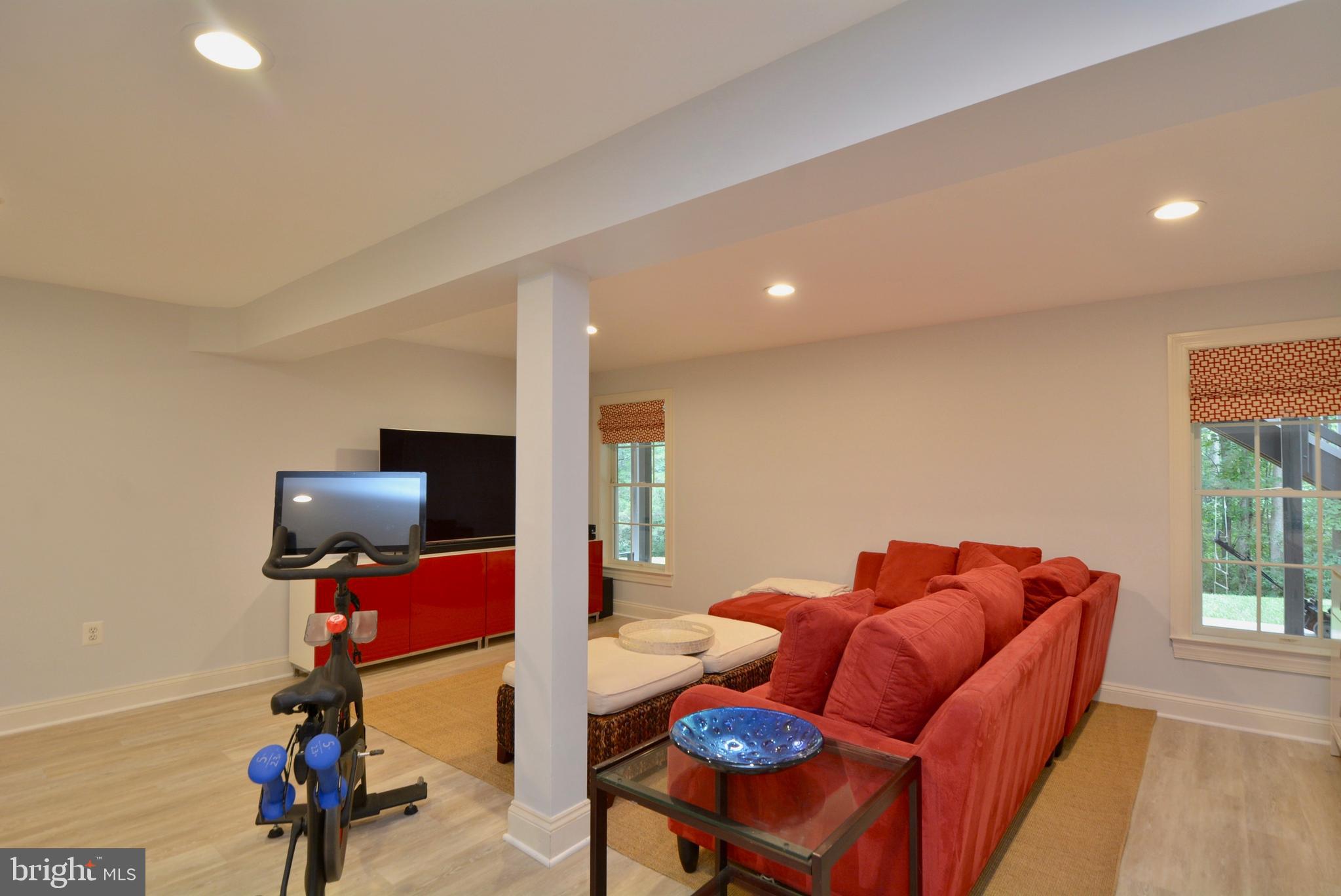 HUNTER MILL ESTATES - Residential