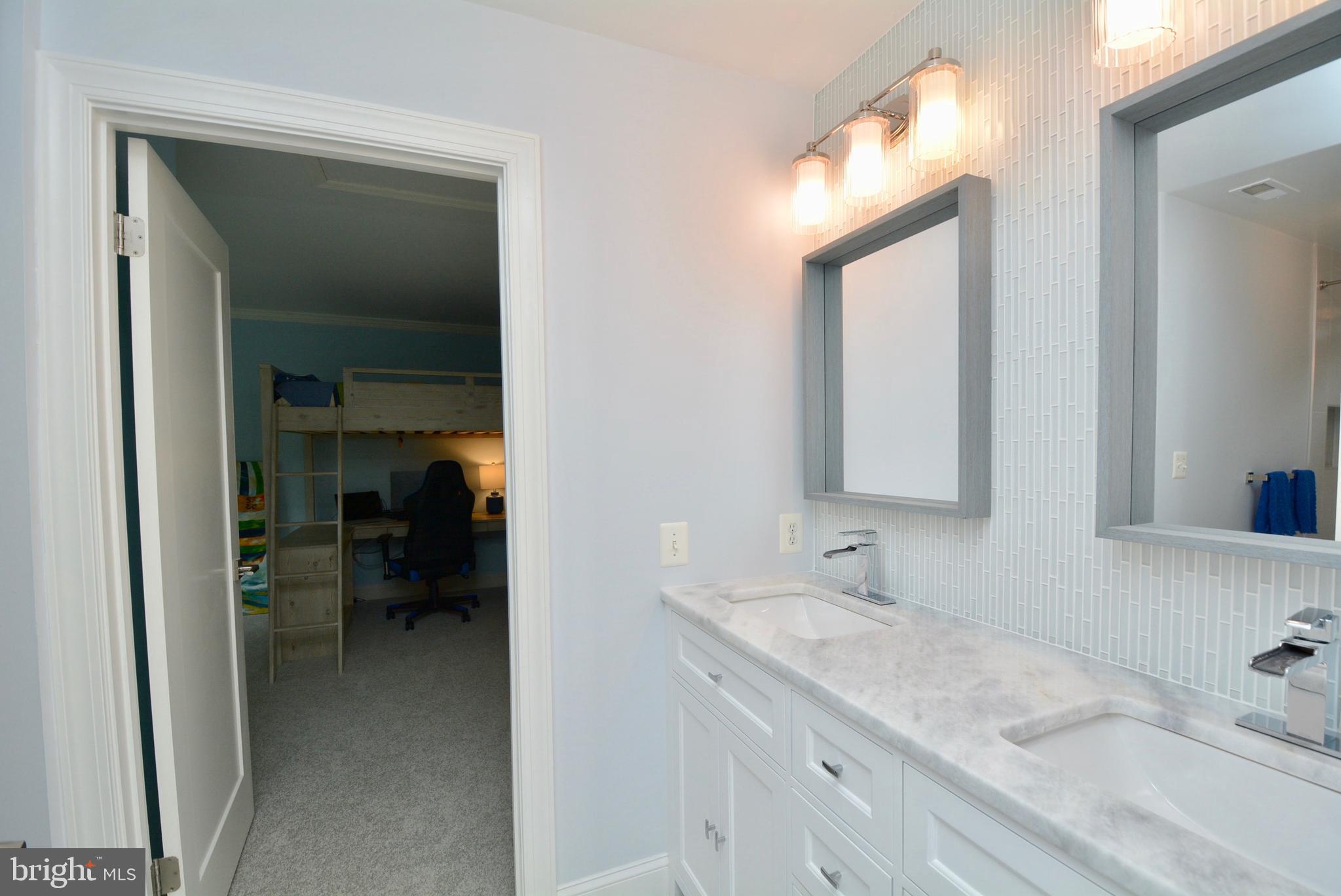 HUNTER MILL ESTATES - Residential