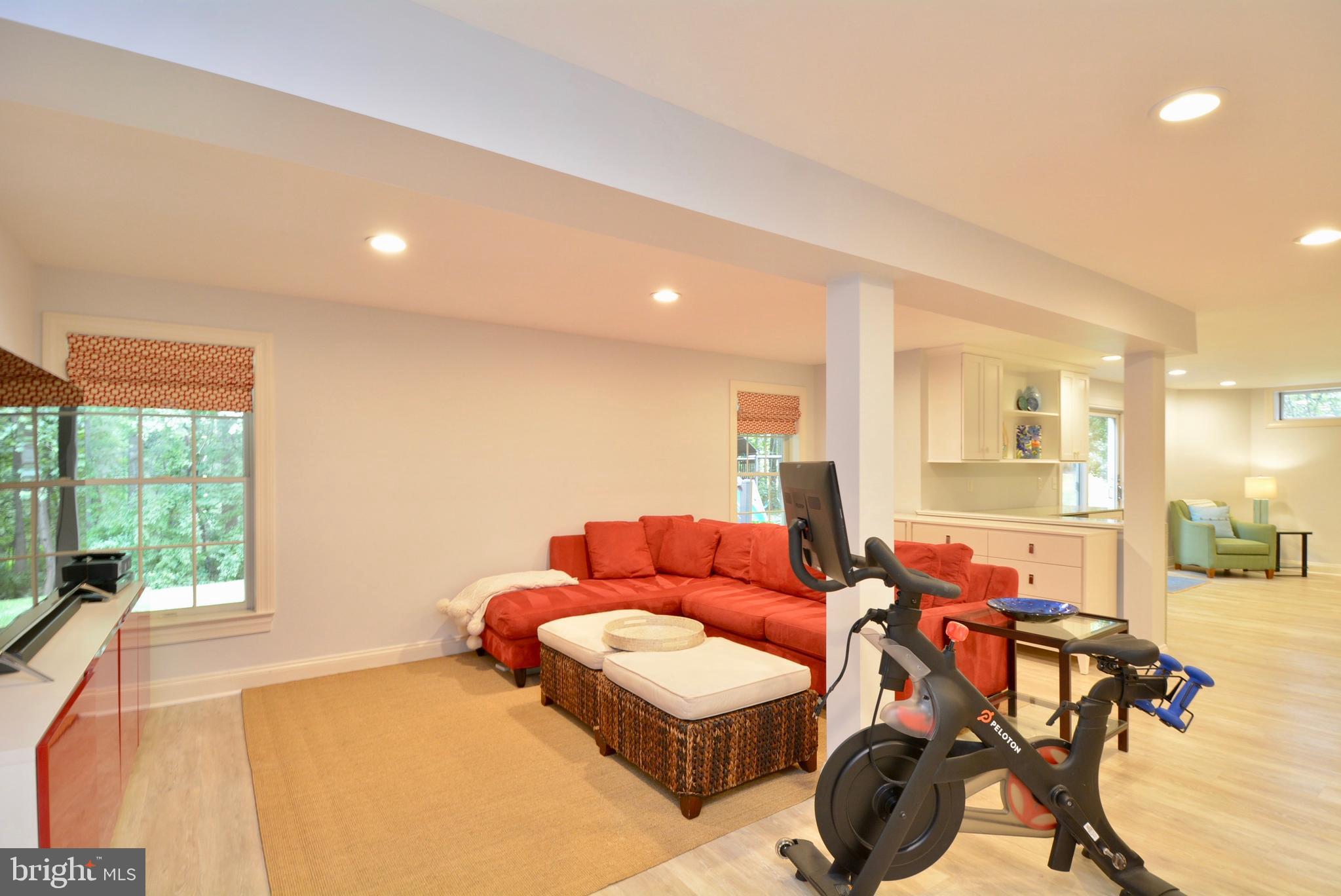 HUNTER MILL ESTATES - Residential