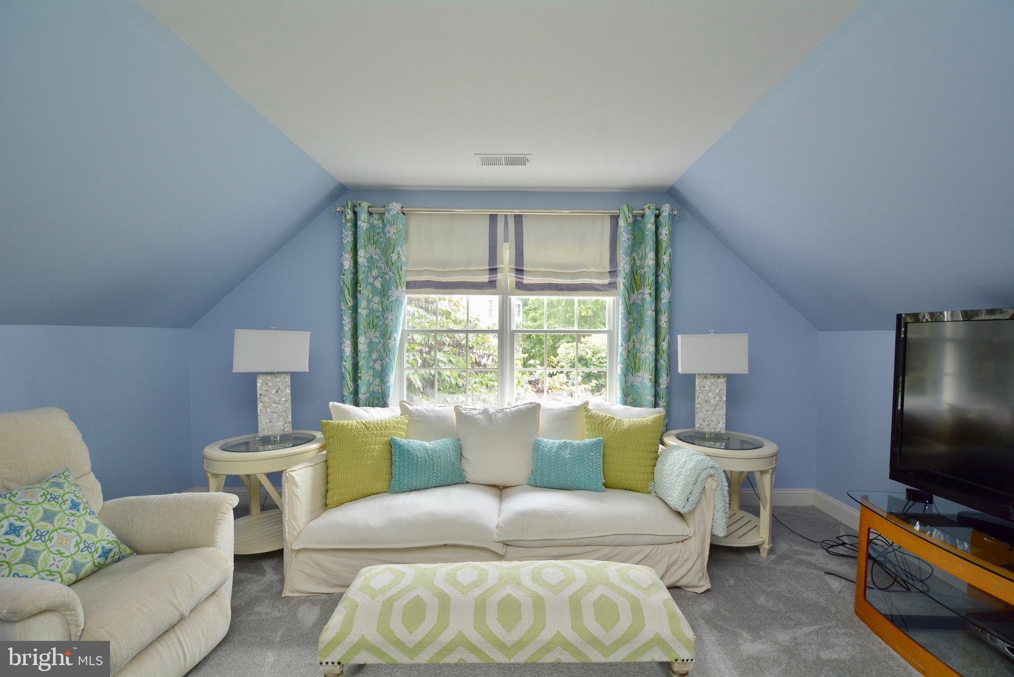 HUNTER MILL ESTATES - Residential