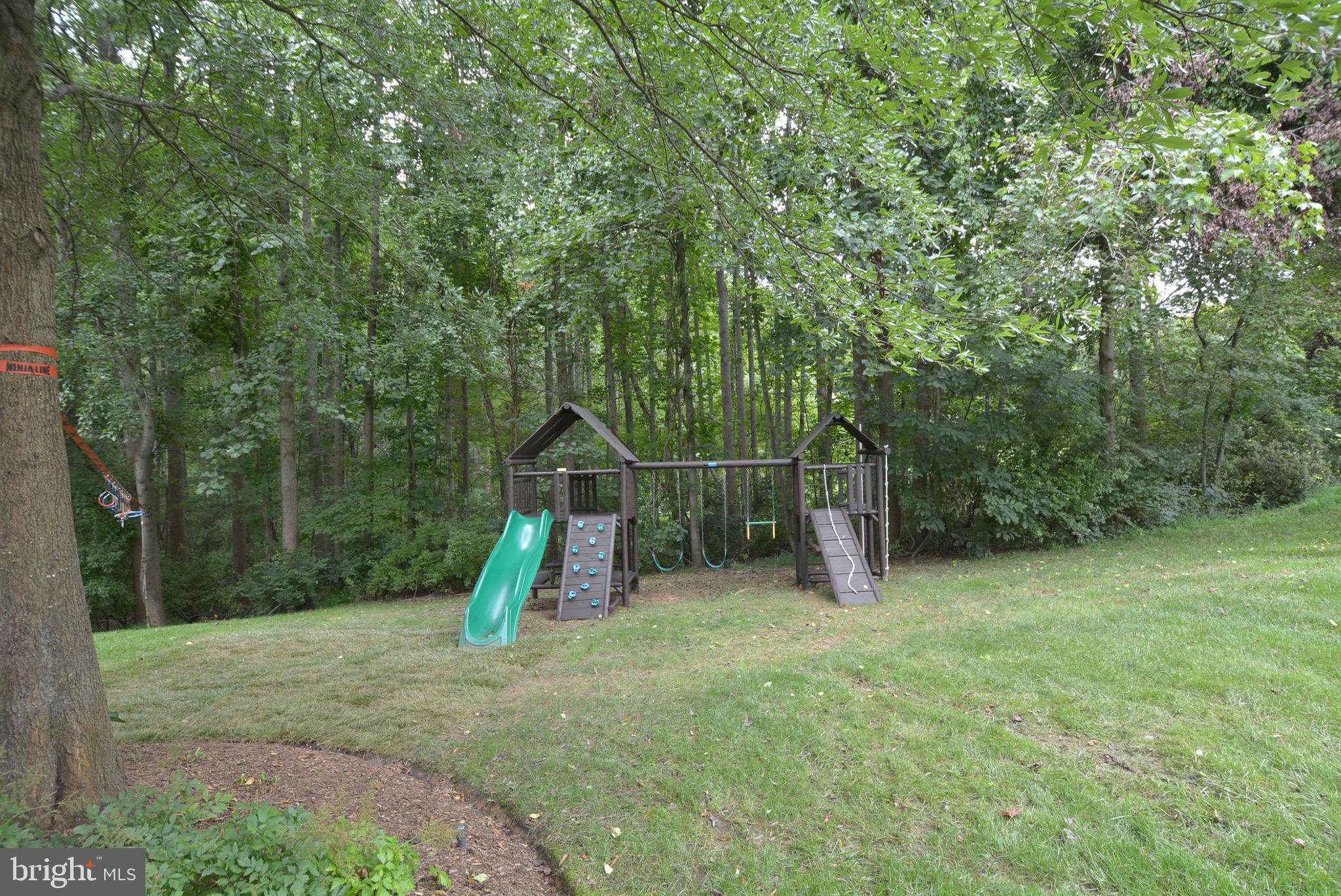 HUNTER MILL ESTATES - Residential