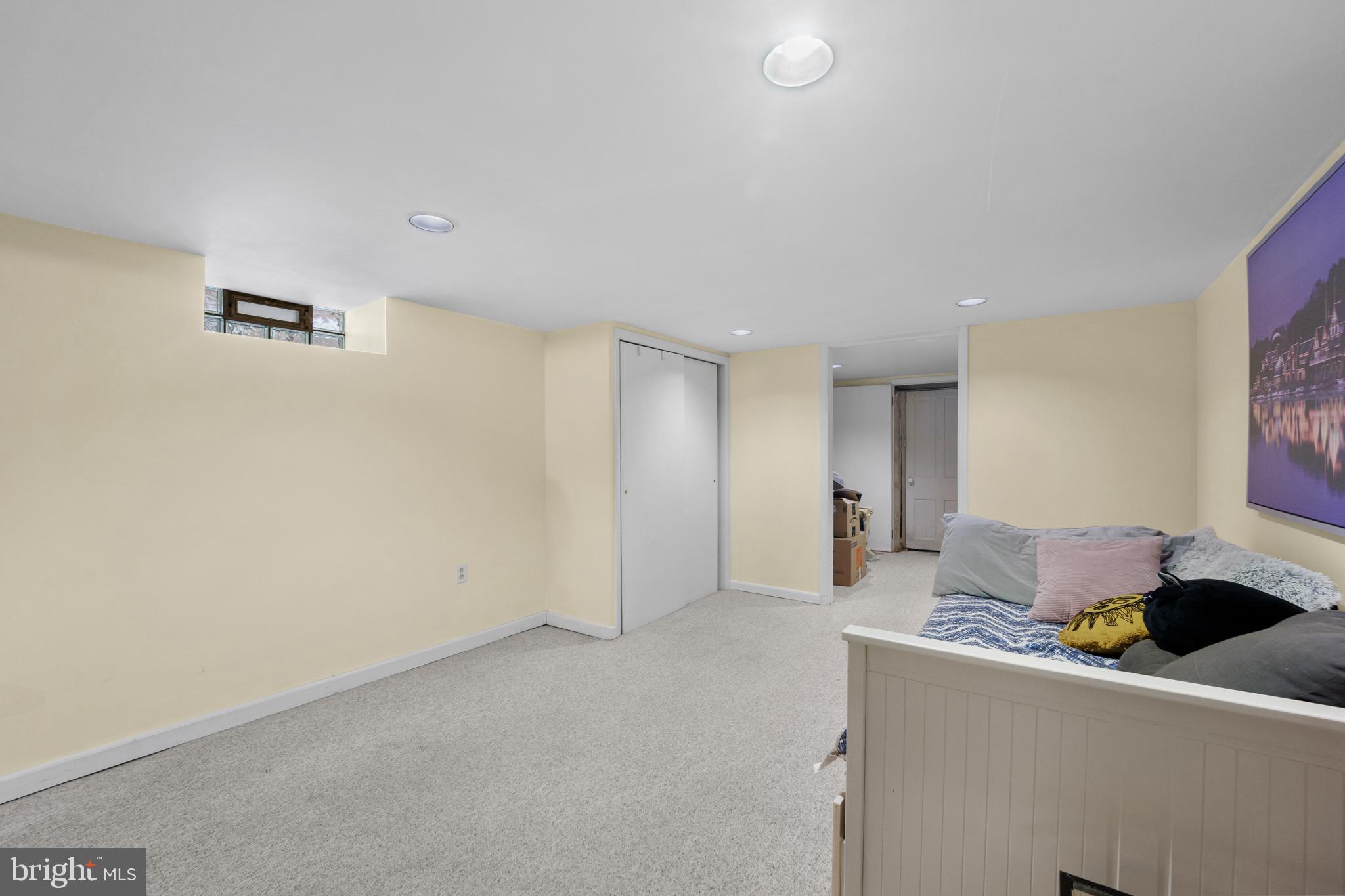 ROXBOROUGH - Residential