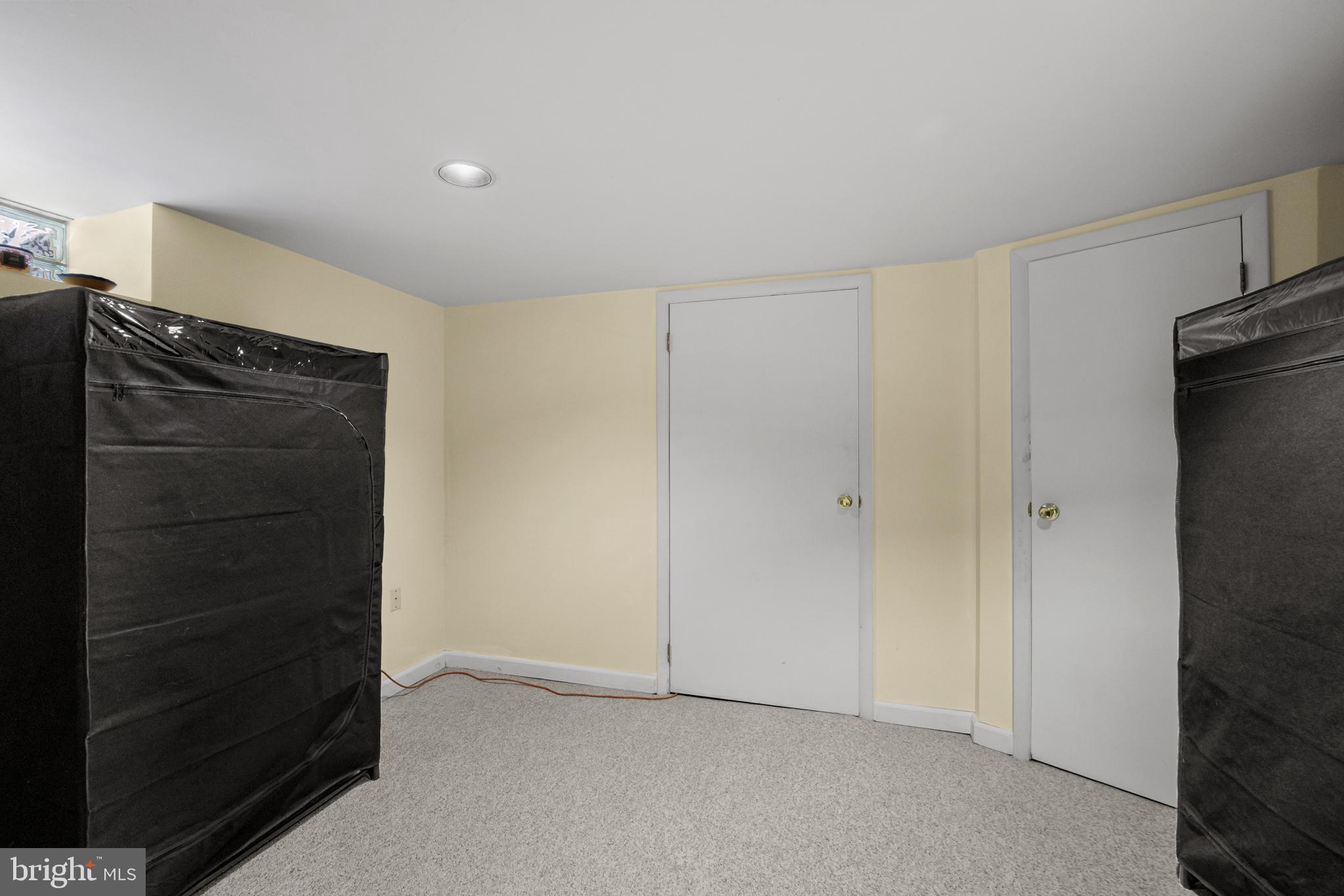 ROXBOROUGH - Residential