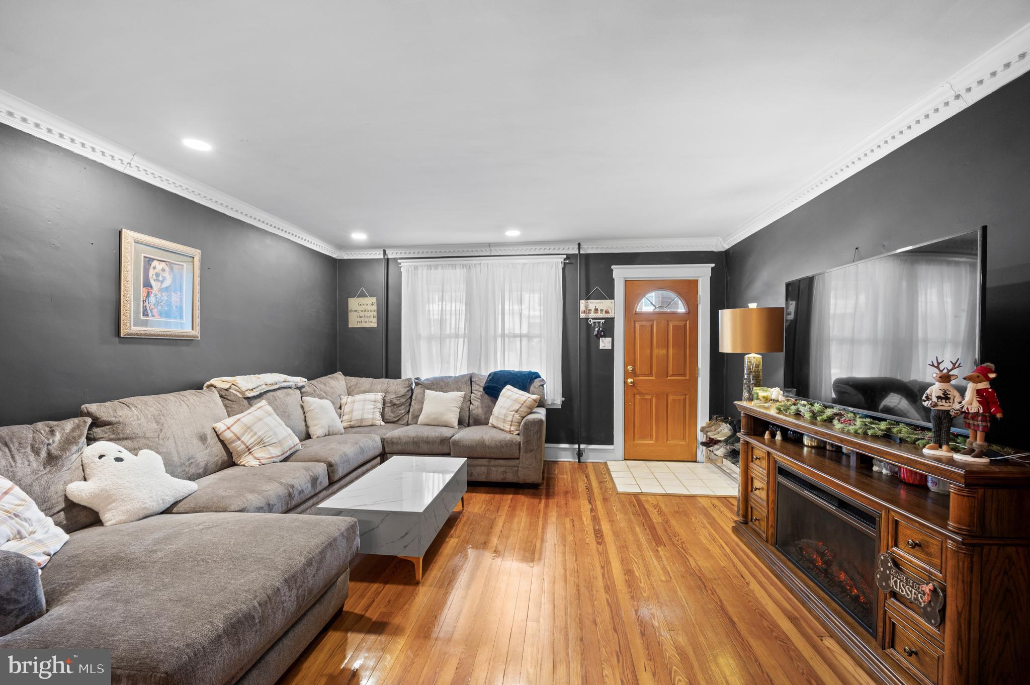 ROXBOROUGH - Residential