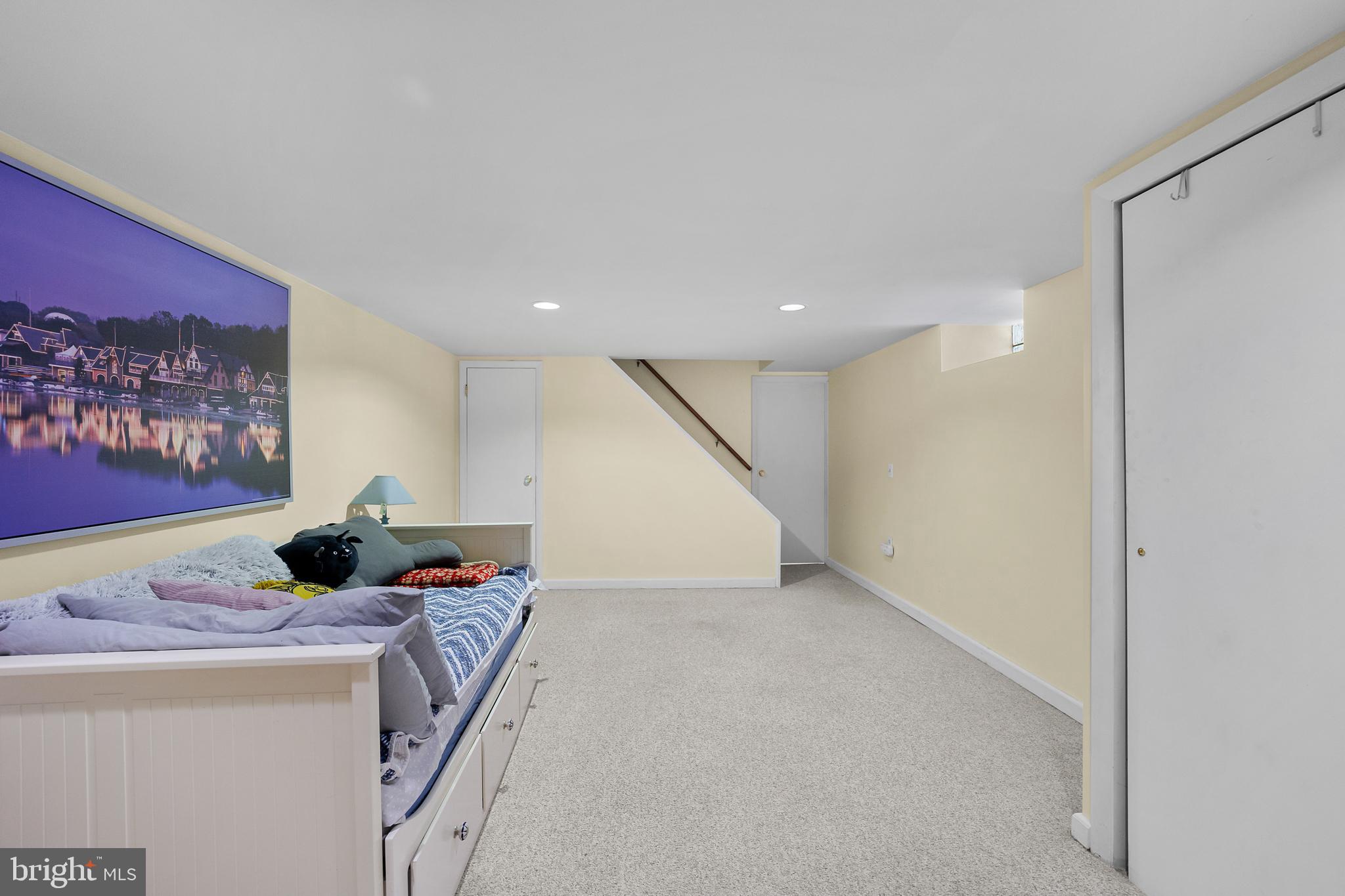 ROXBOROUGH - Residential