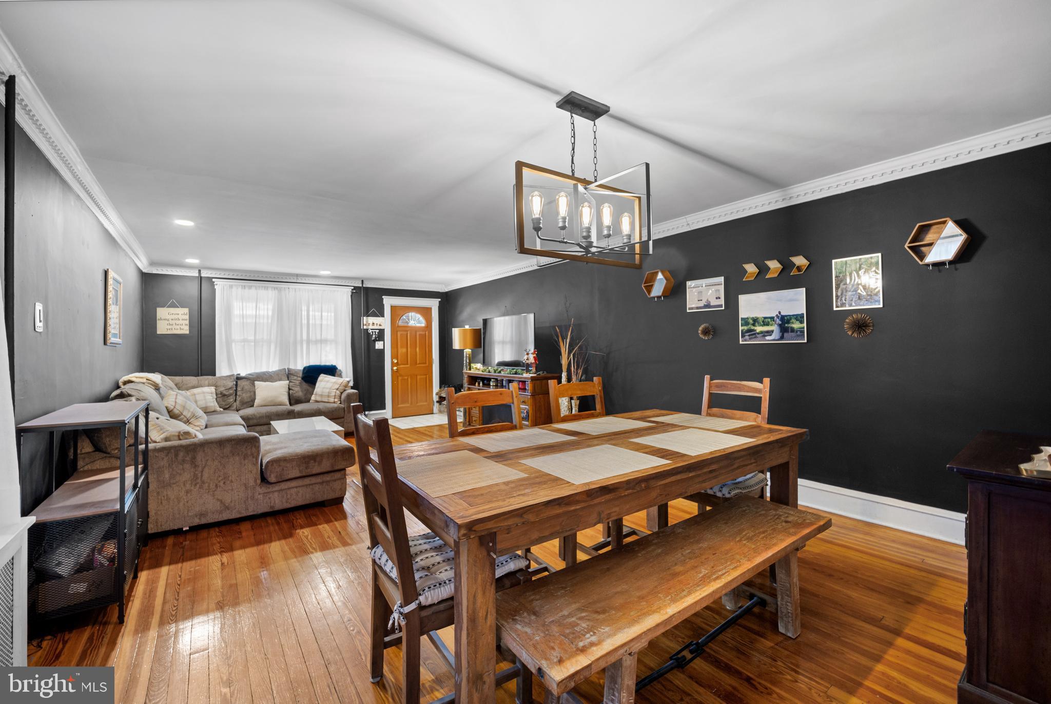 ROXBOROUGH - Residential