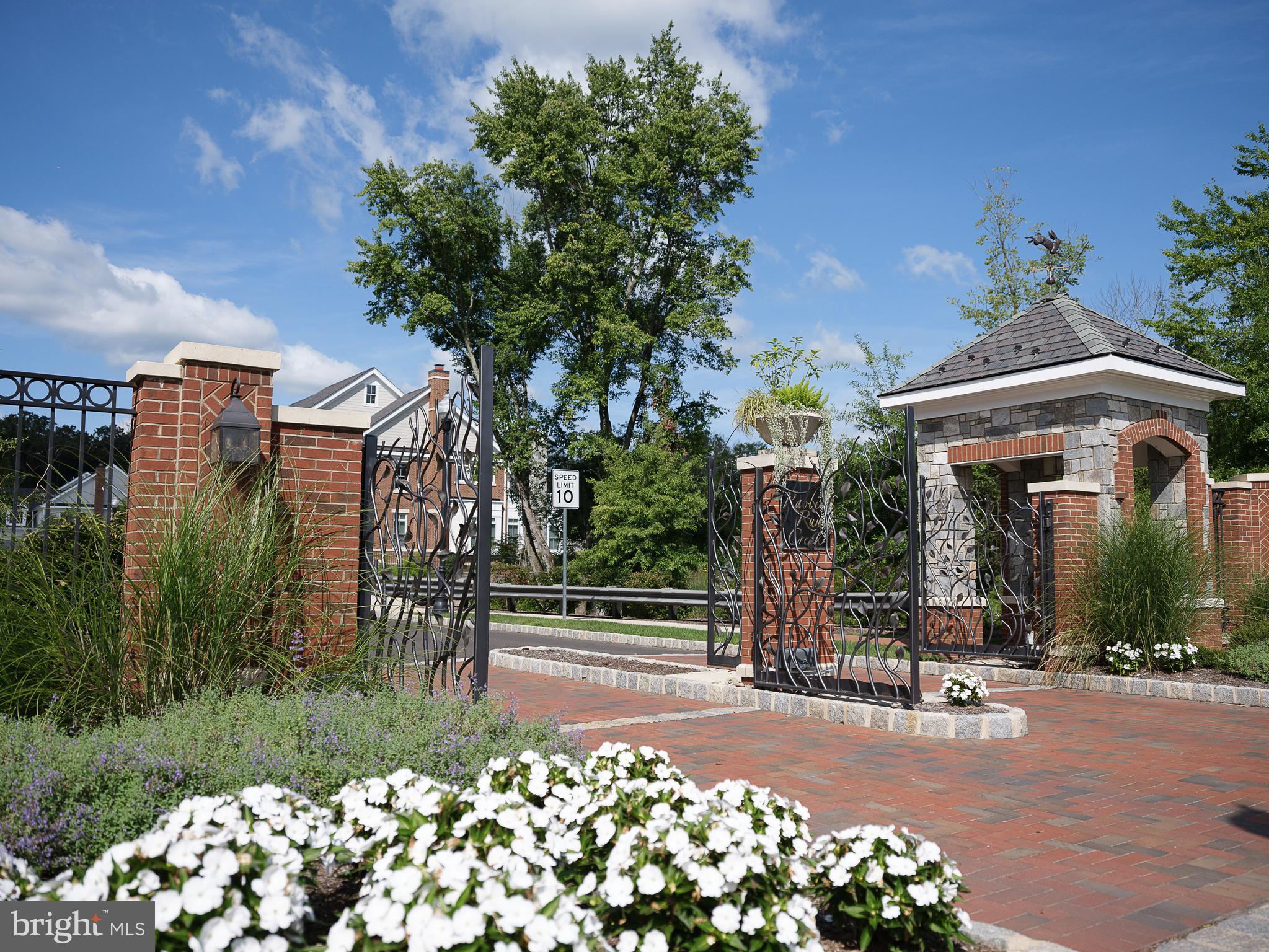 RABBIT RUN CREEK - Residential
