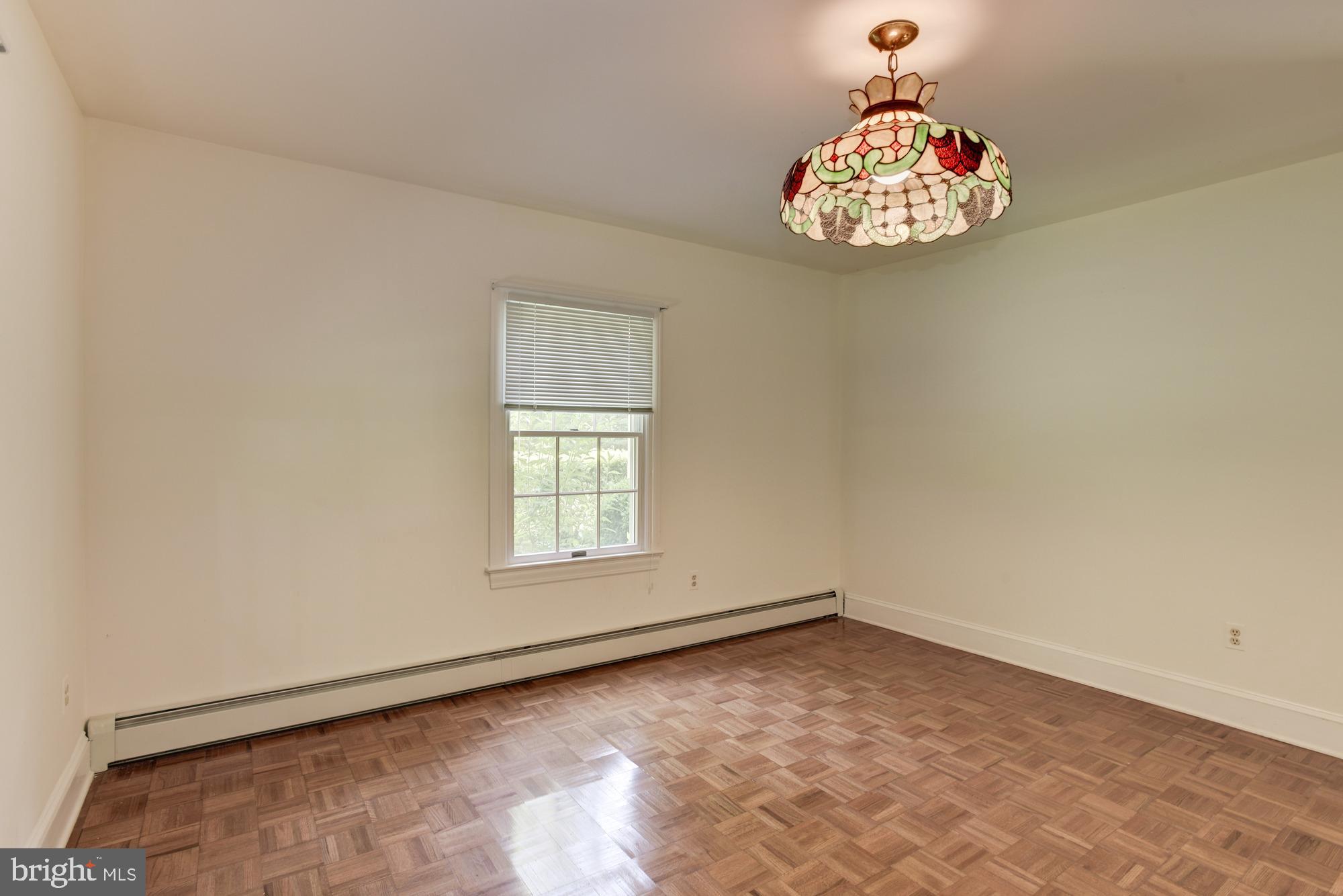 ASHTON - Residential