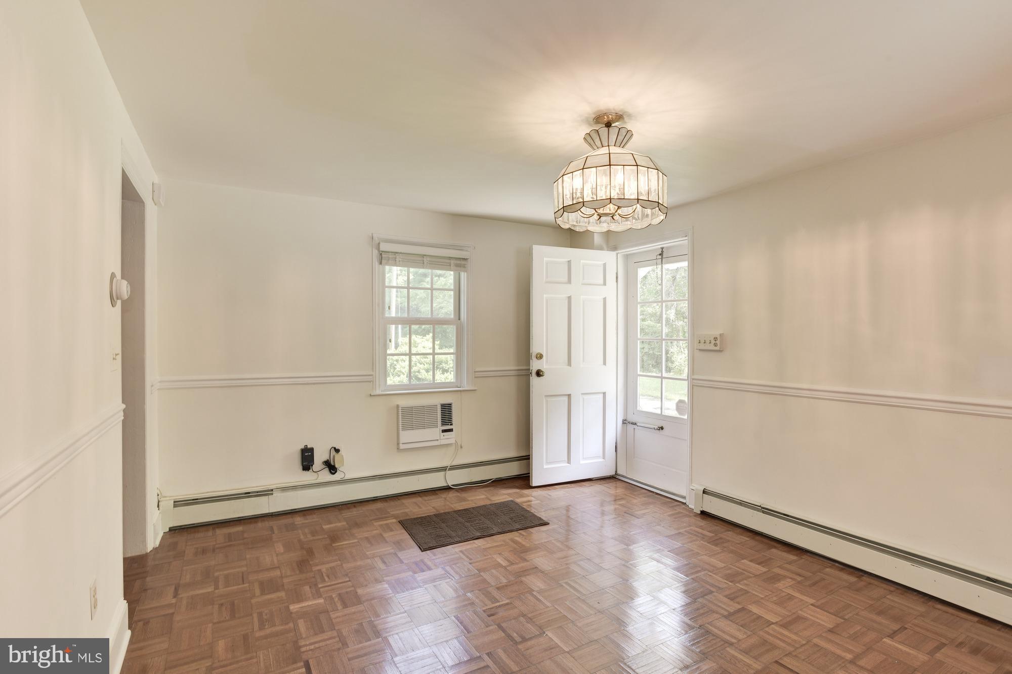 ASHTON - Residential