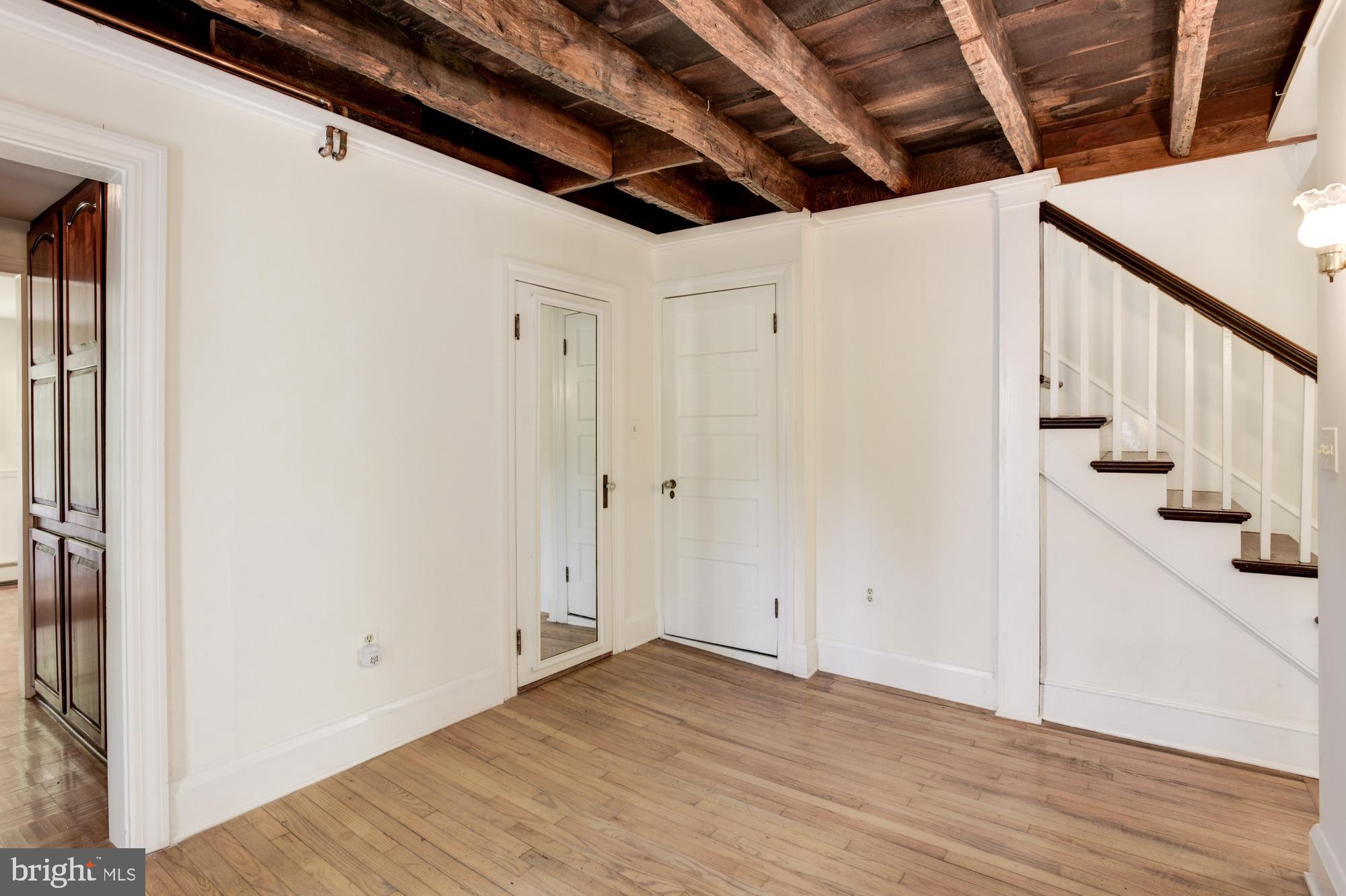 ASHTON - Residential