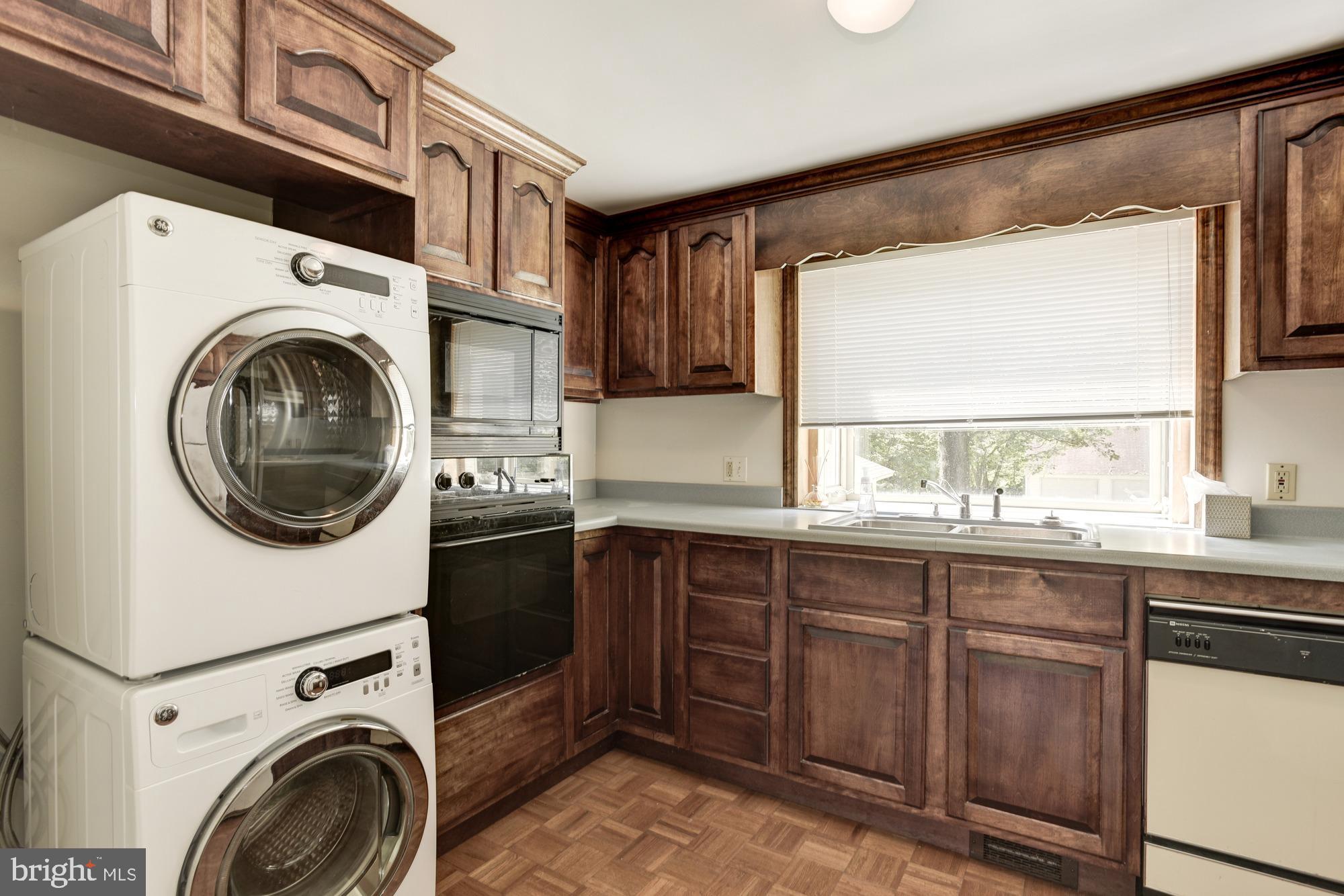 ASHTON - Residential