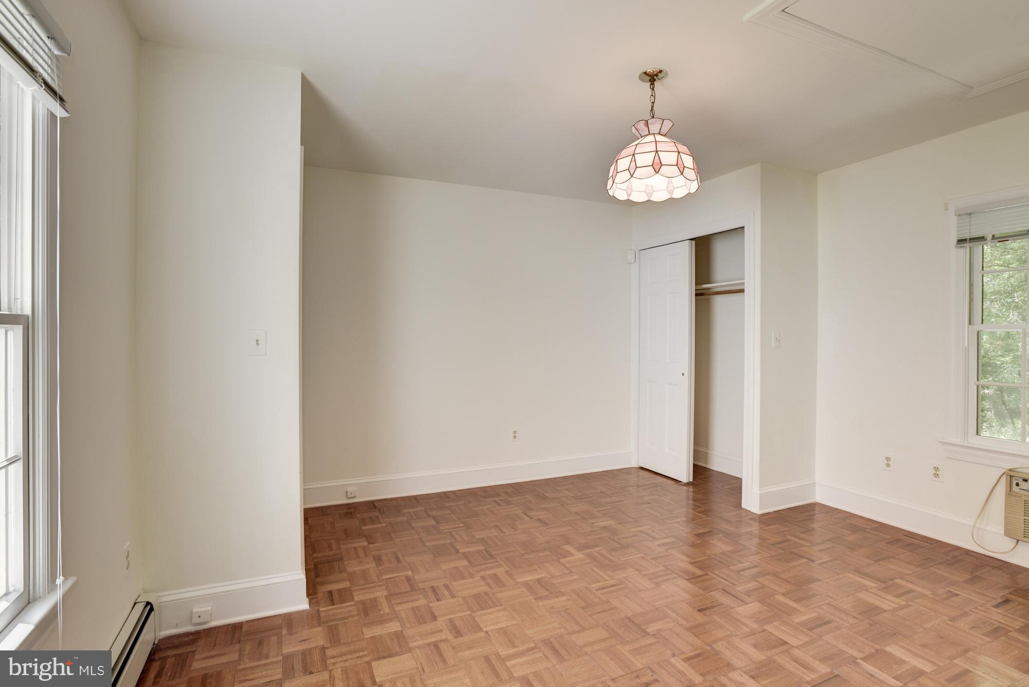 ASHTON - Residential