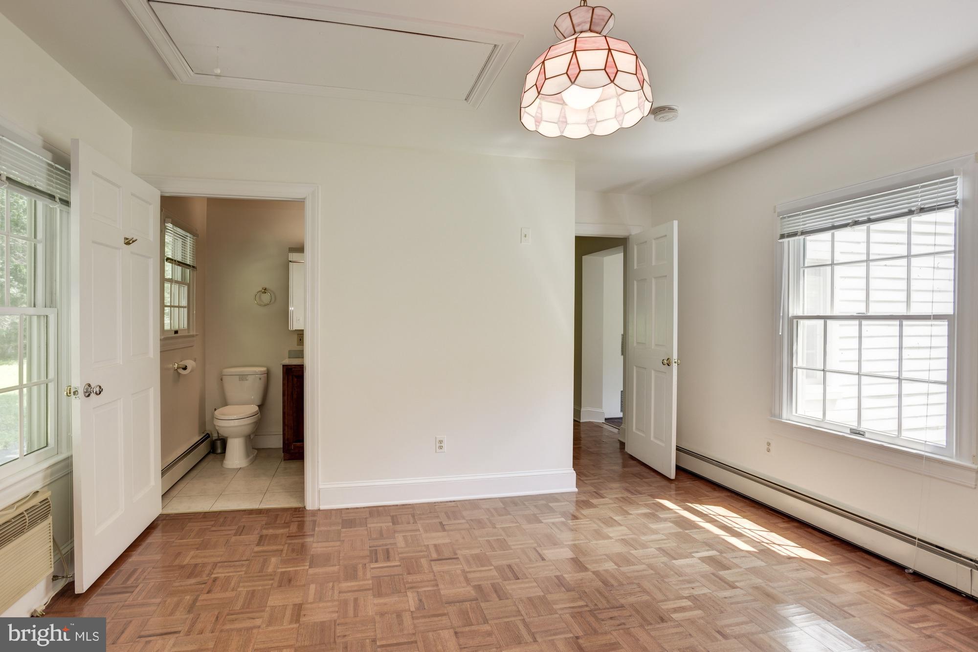 ASHTON - Residential