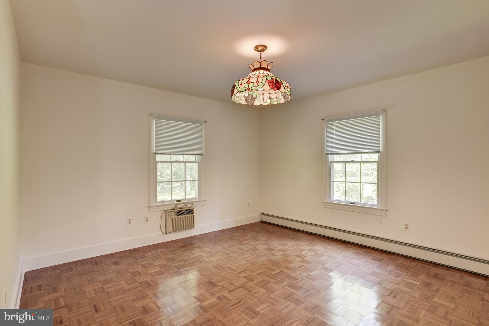 ASHTON - Residential