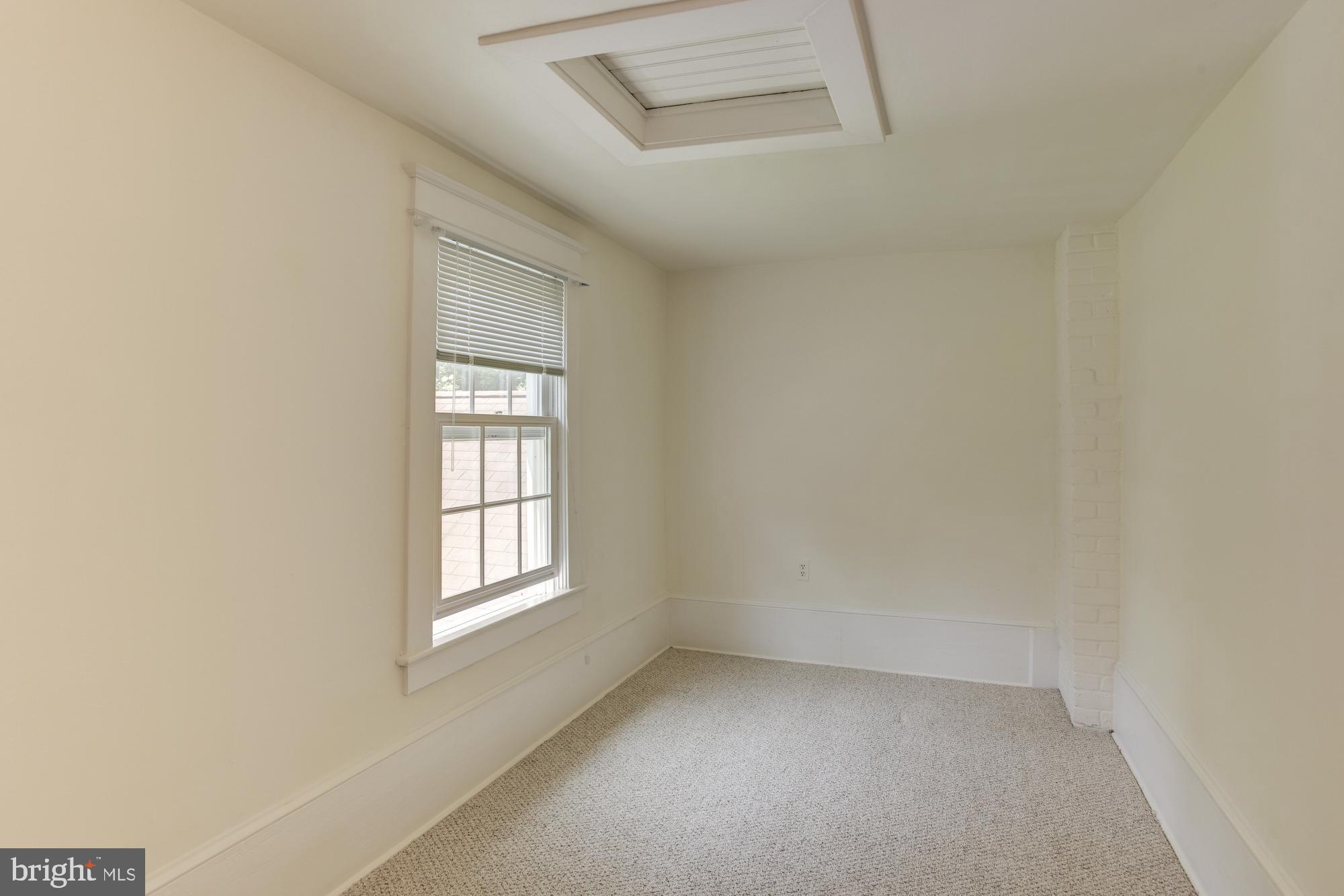 ASHTON - Residential