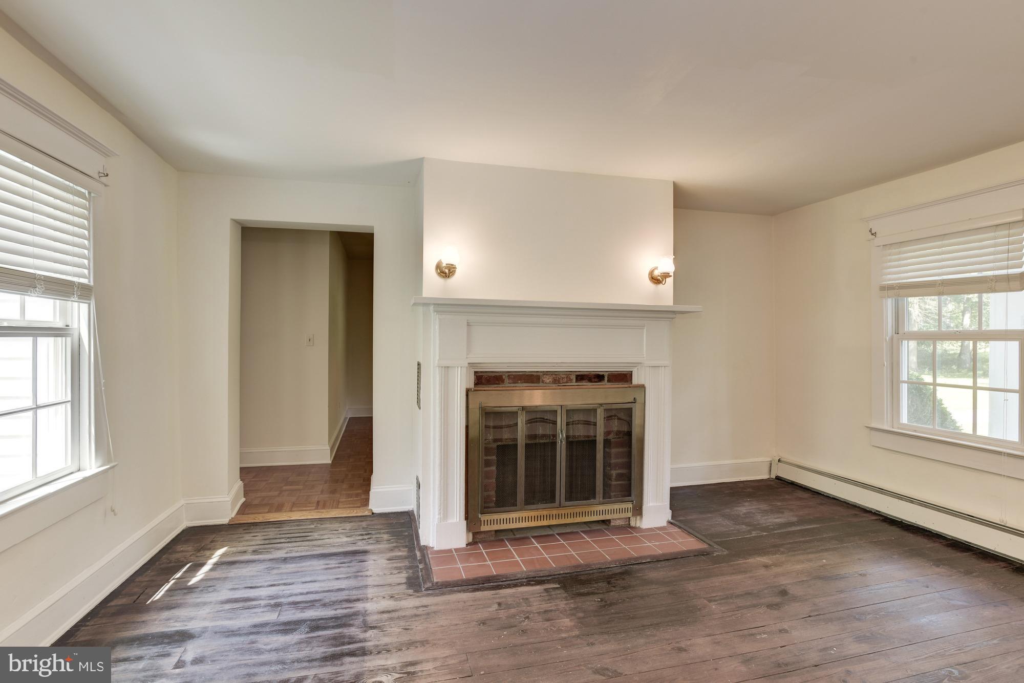 ASHTON - Residential