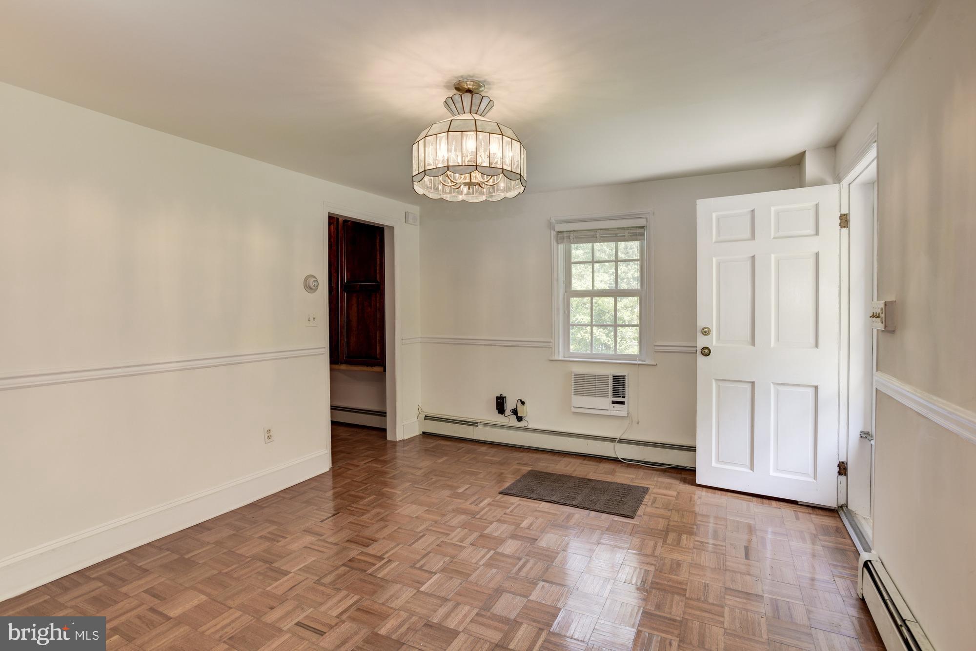 ASHTON - Residential