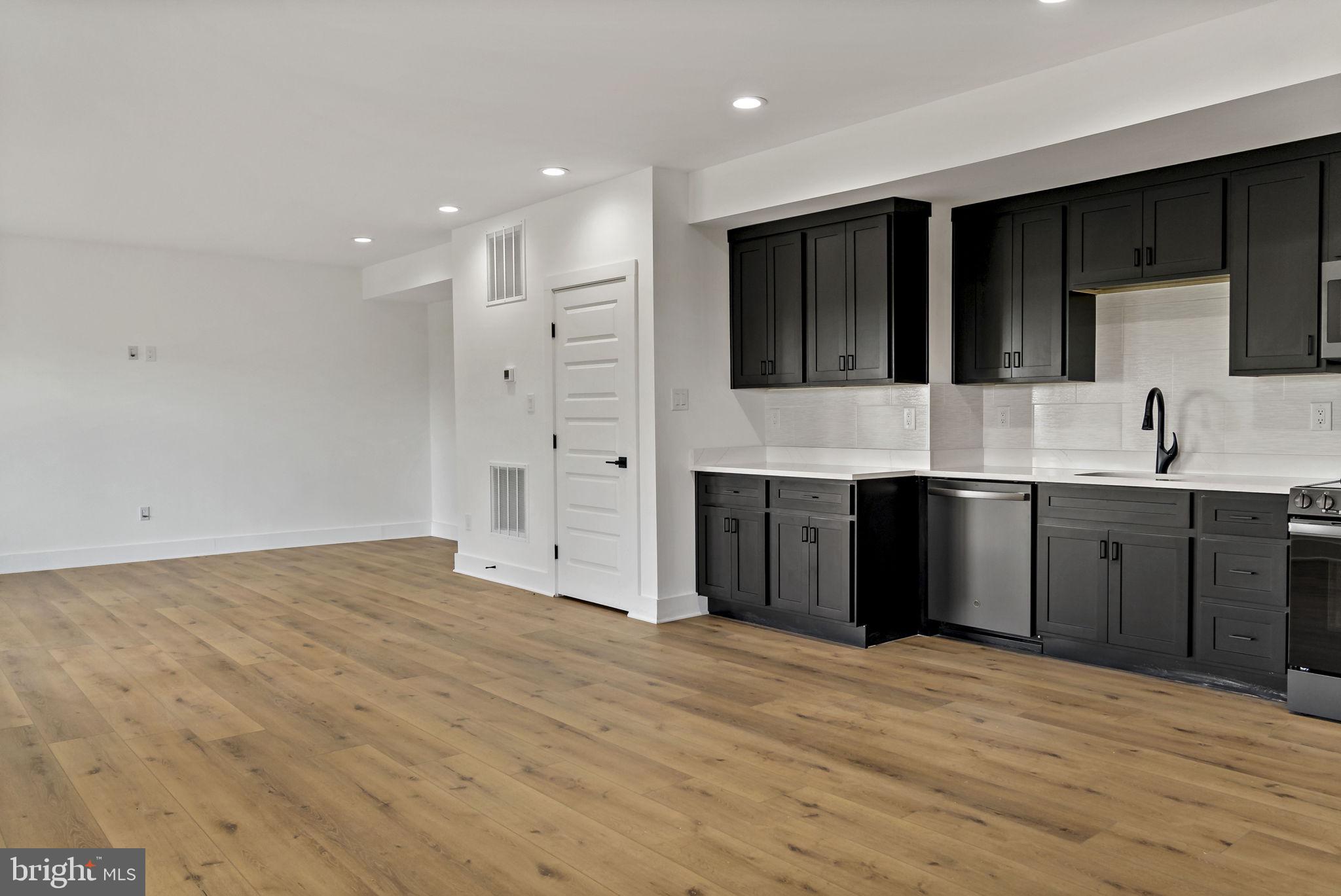 HAWKS NEST - Residential