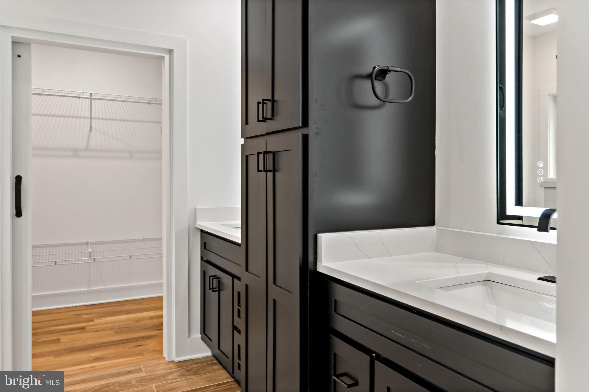 HAWKS NEST - Residential