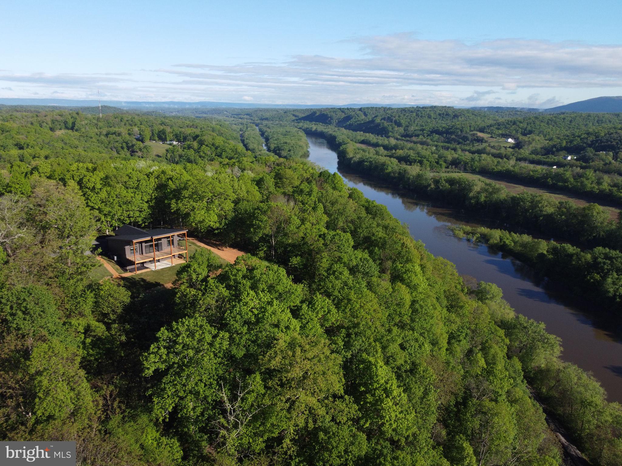 HAWKS NEST - Residential