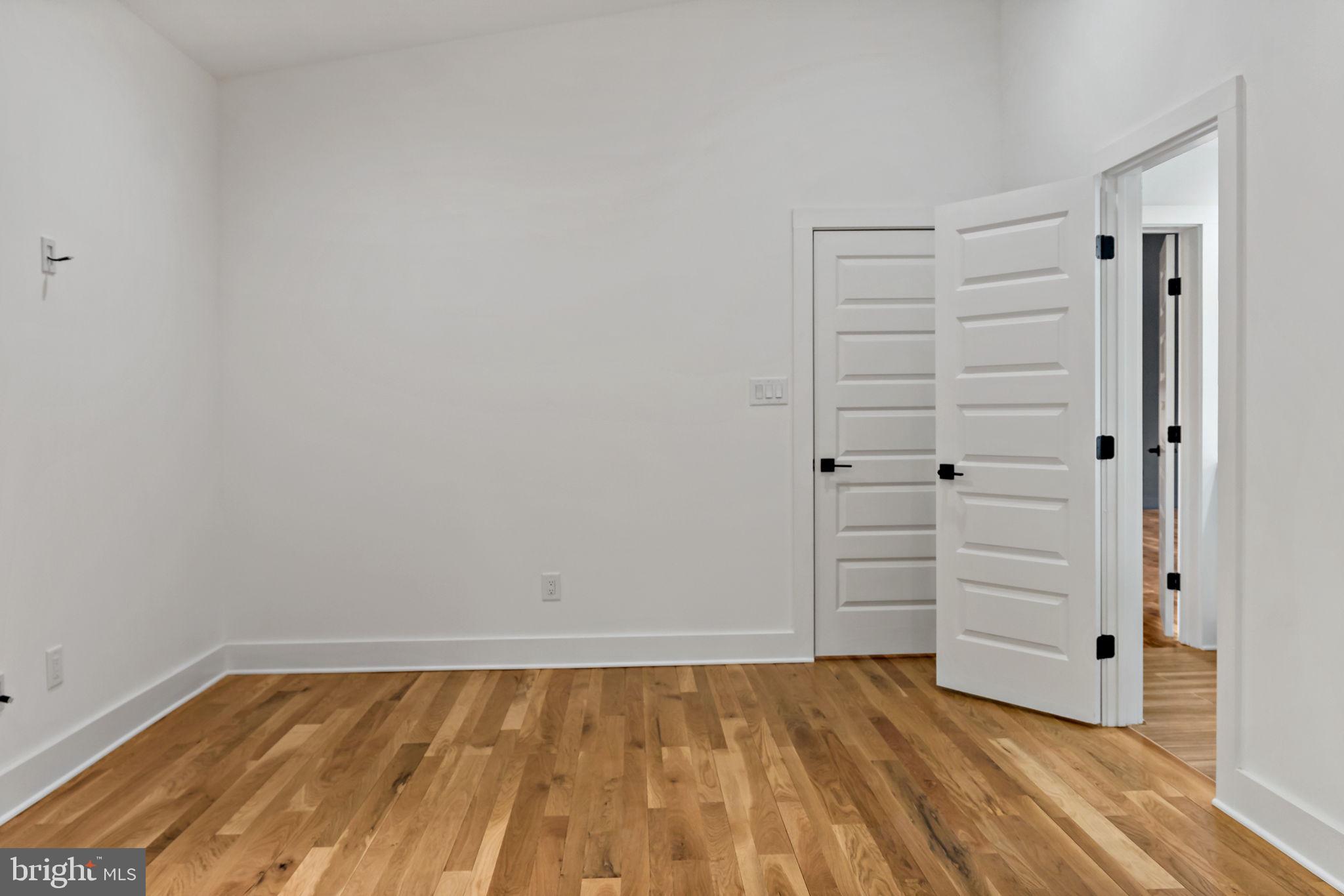 HAWKS NEST - Residential