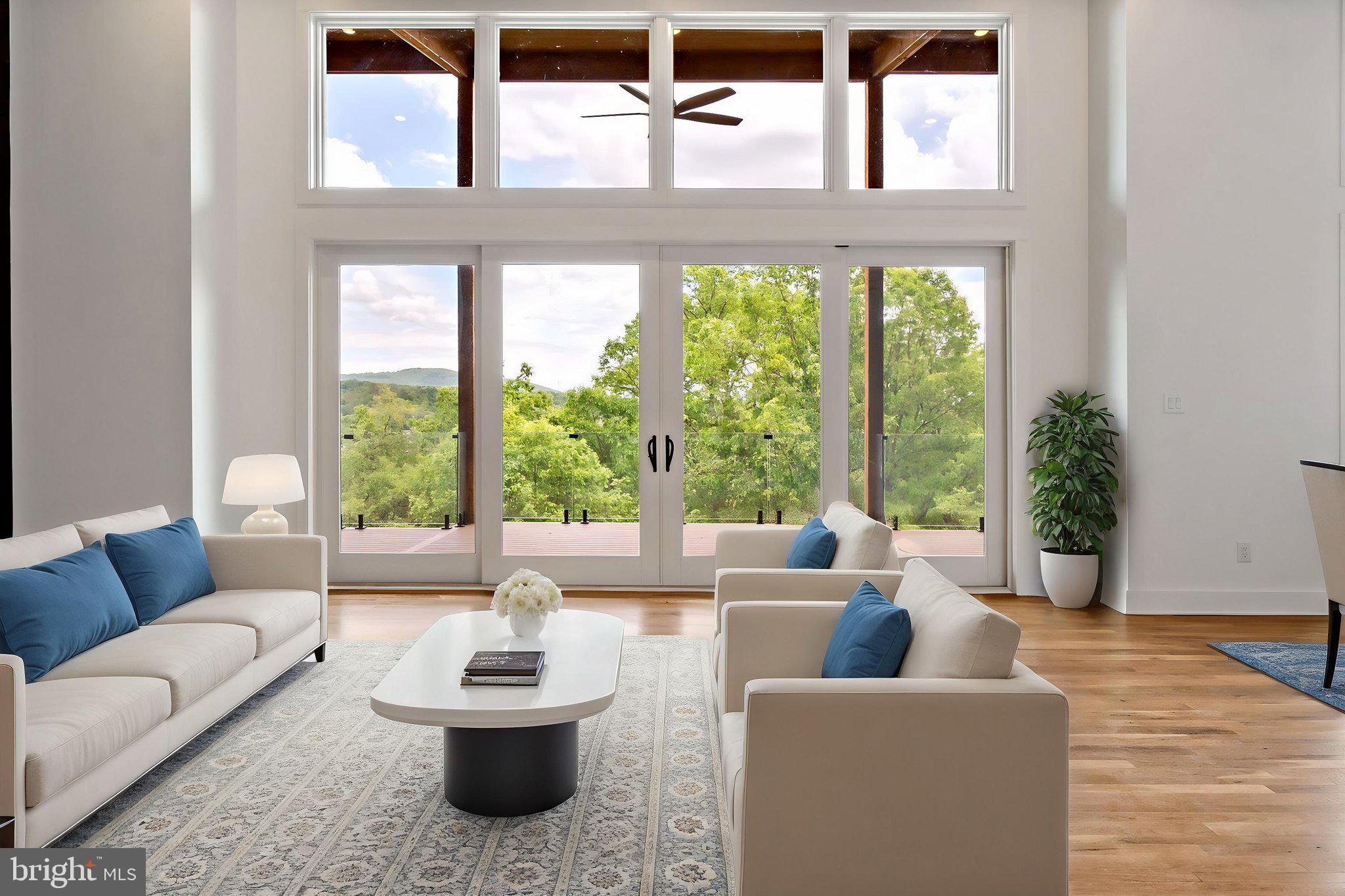 HAWKS NEST - Residential