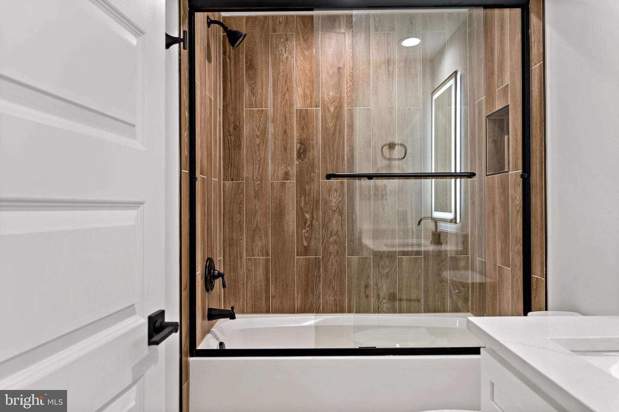 HAWKS NEST - Residential