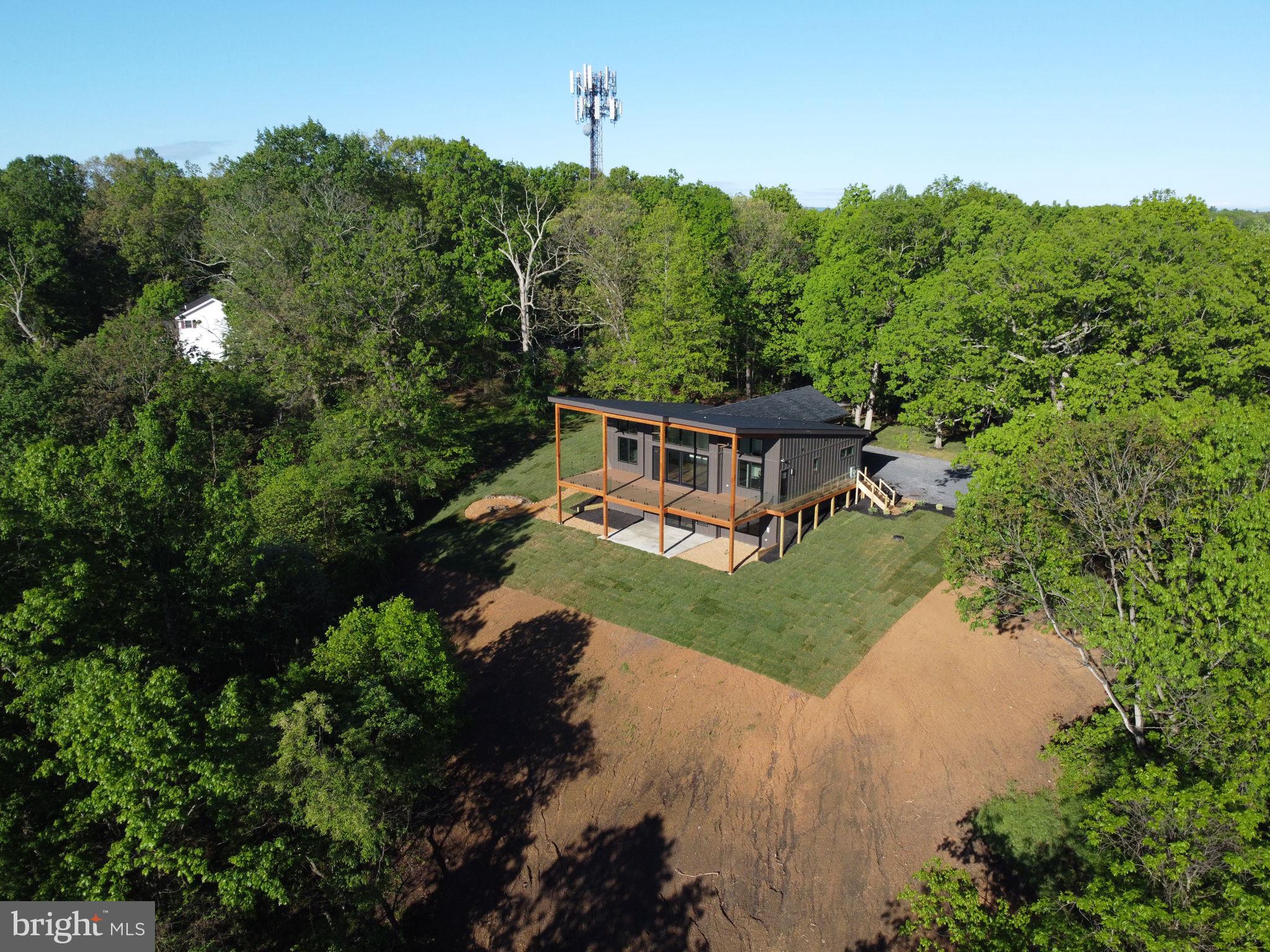 HAWKS NEST - Residential