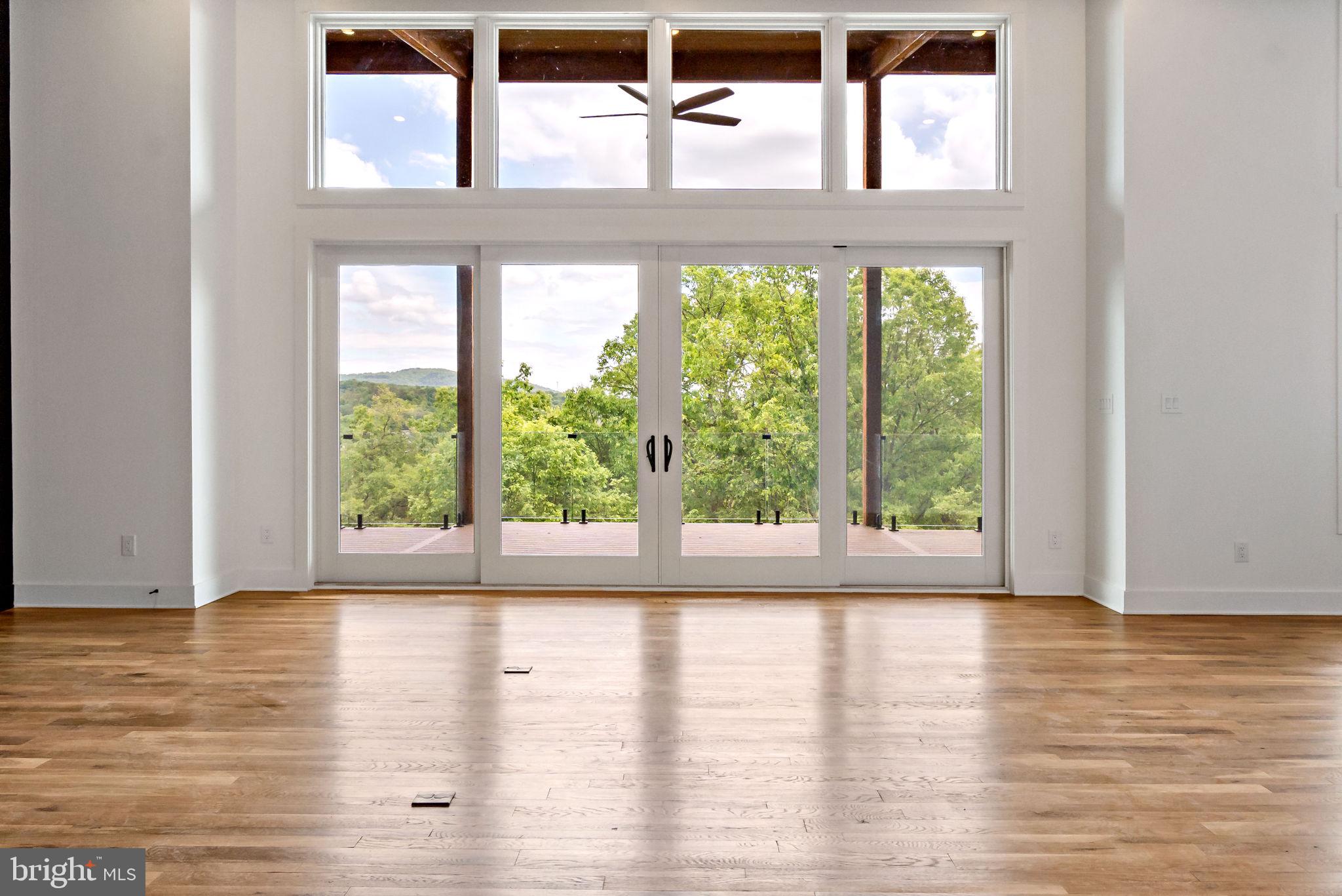 HAWKS NEST - Residential