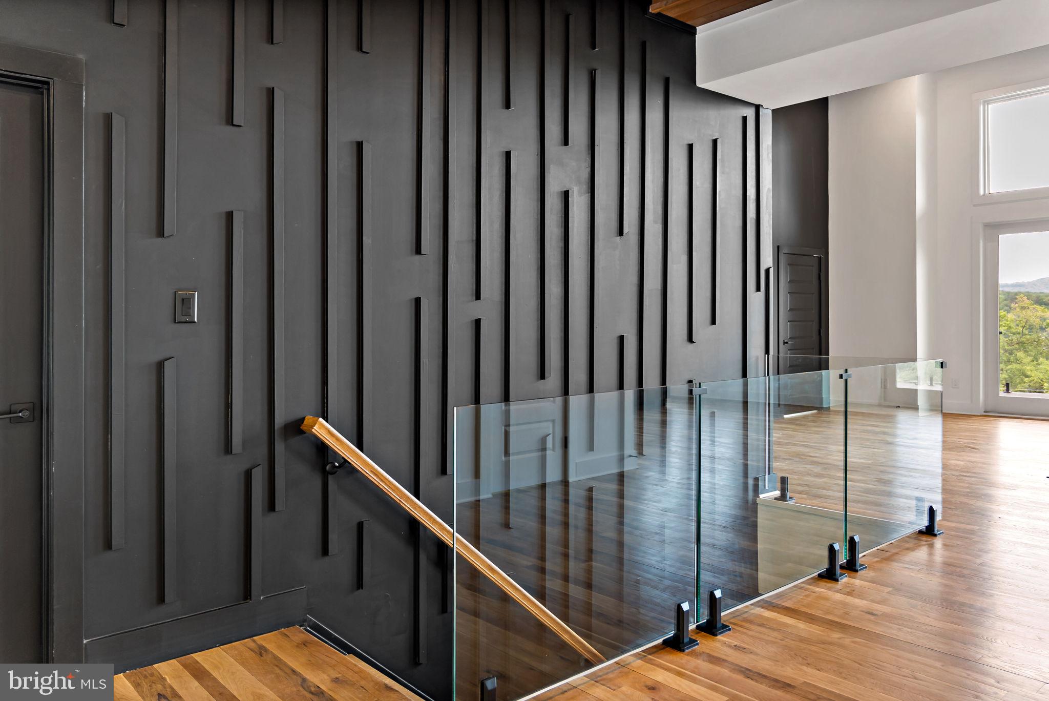 HAWKS NEST - Residential