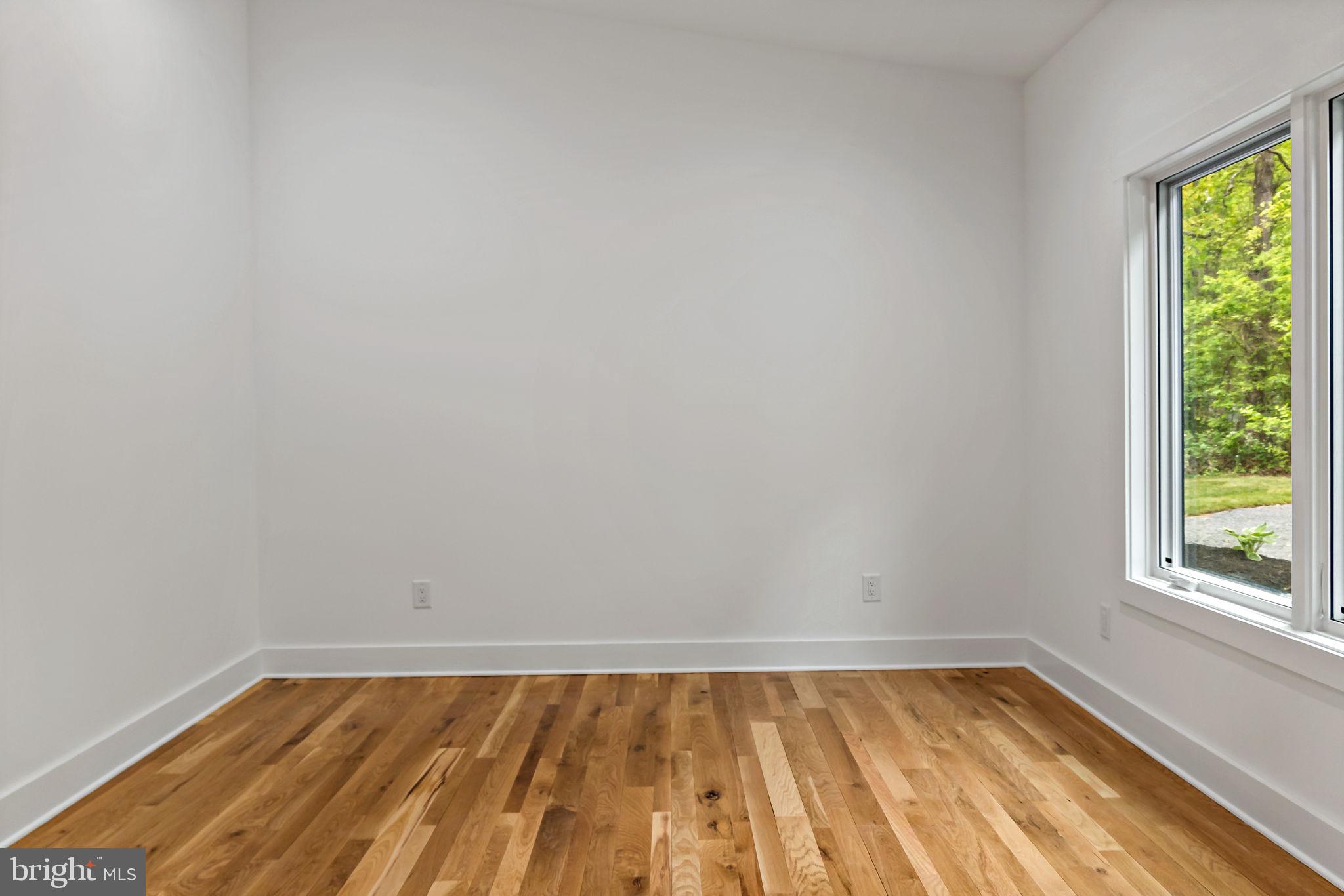 HAWKS NEST - Residential