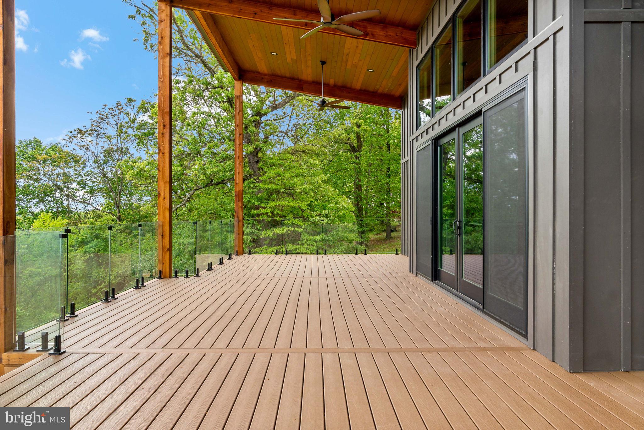 HAWKS NEST - Residential