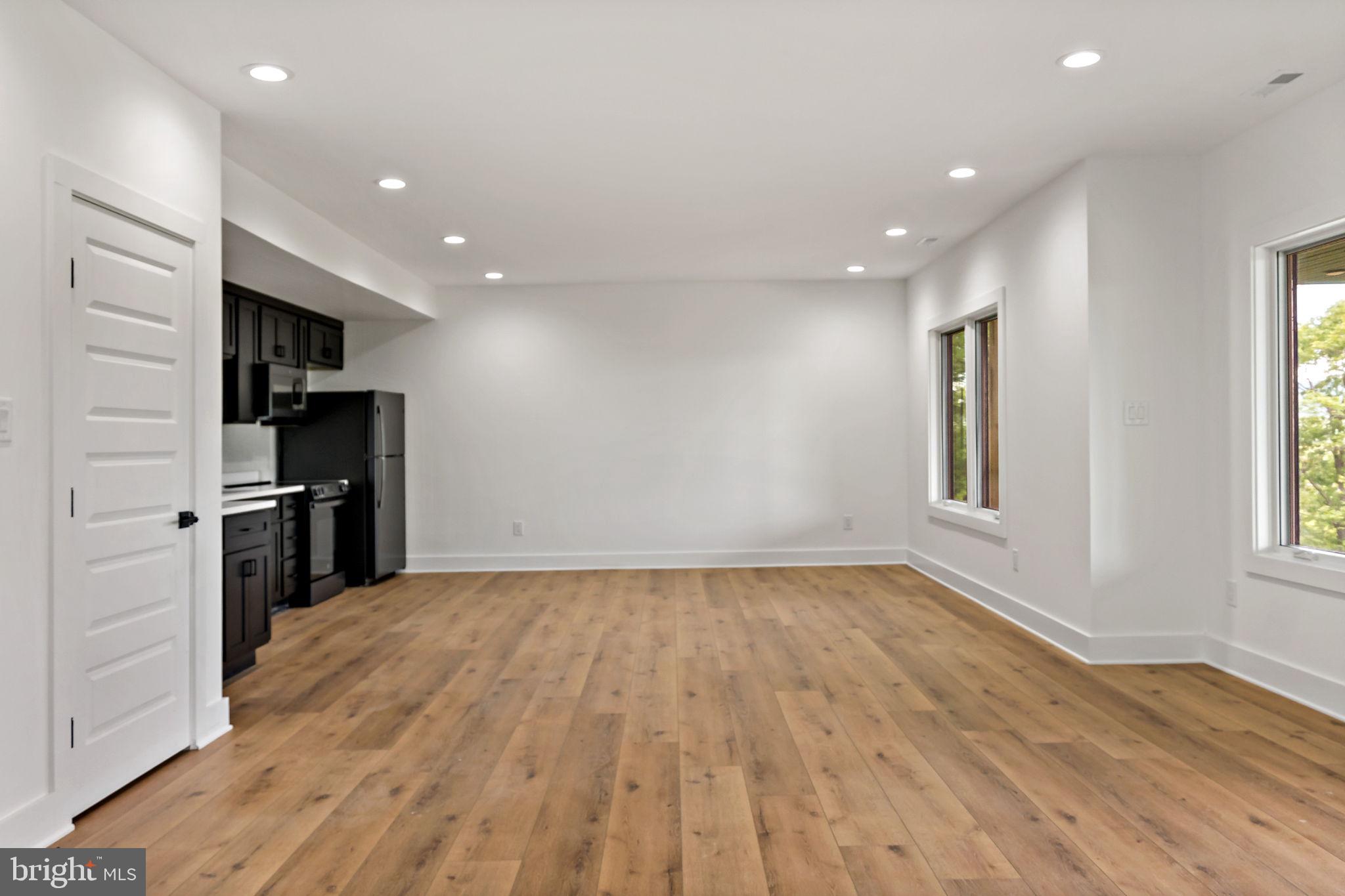 HAWKS NEST - Residential