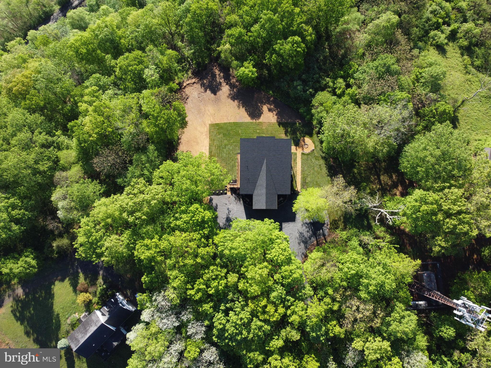 HAWKS NEST - Residential