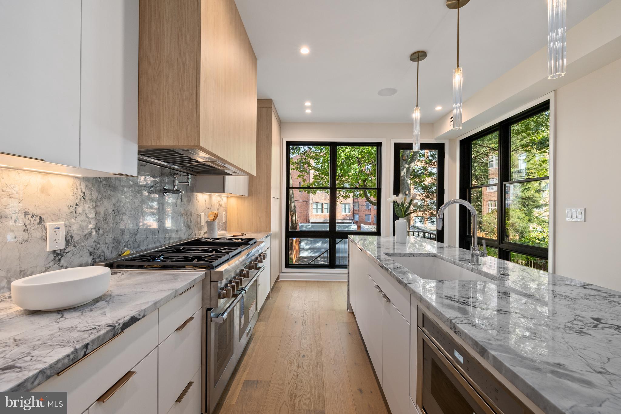 WOODLEY PARK - Residential