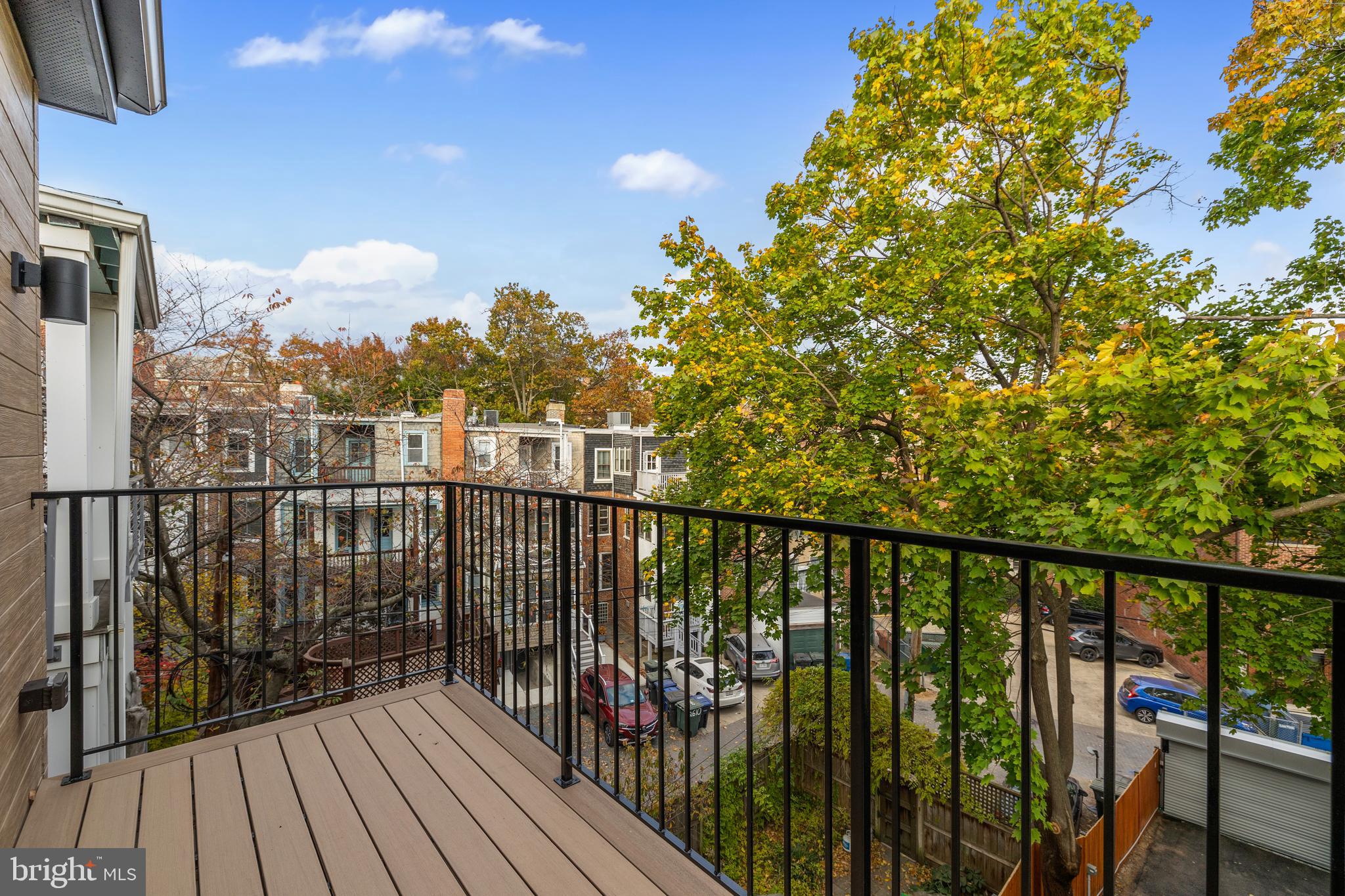 WOODLEY PARK - Residential