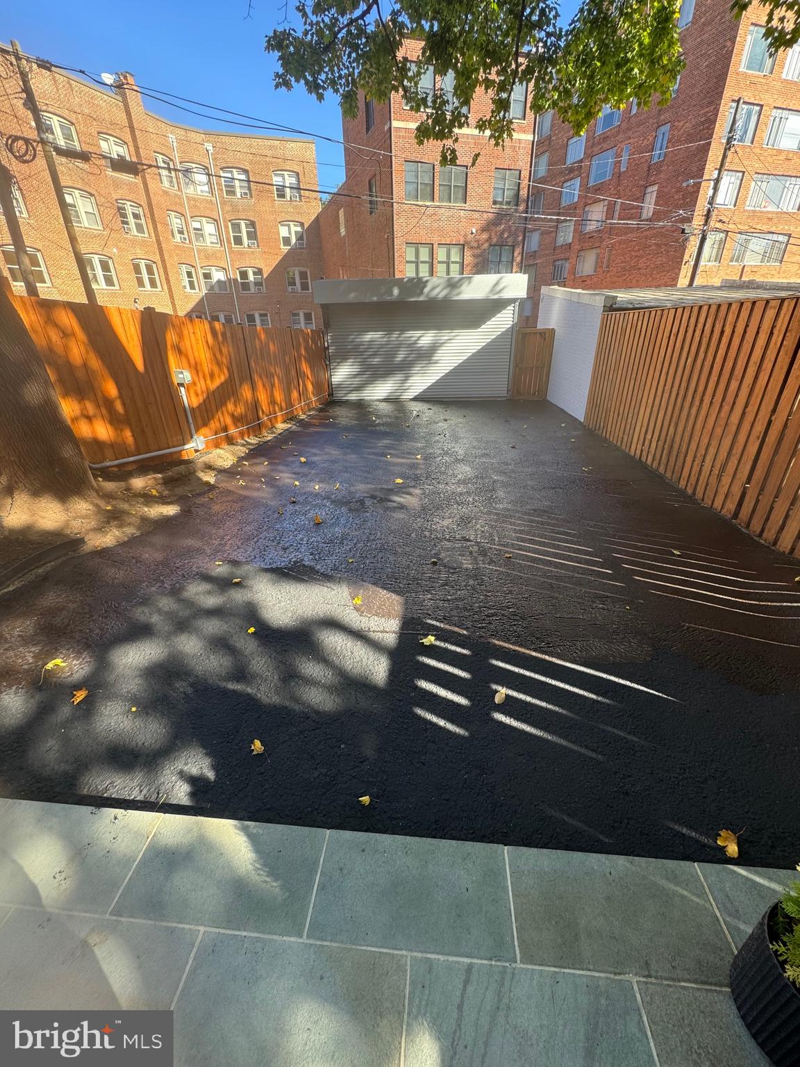 WOODLEY PARK - Residential