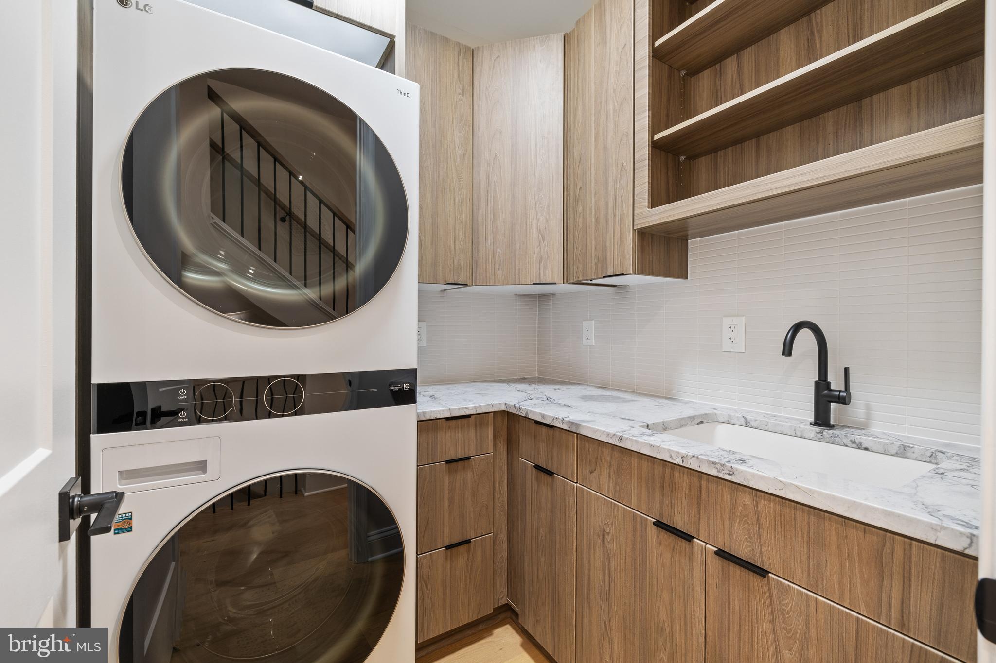 WOODLEY PARK - Residential