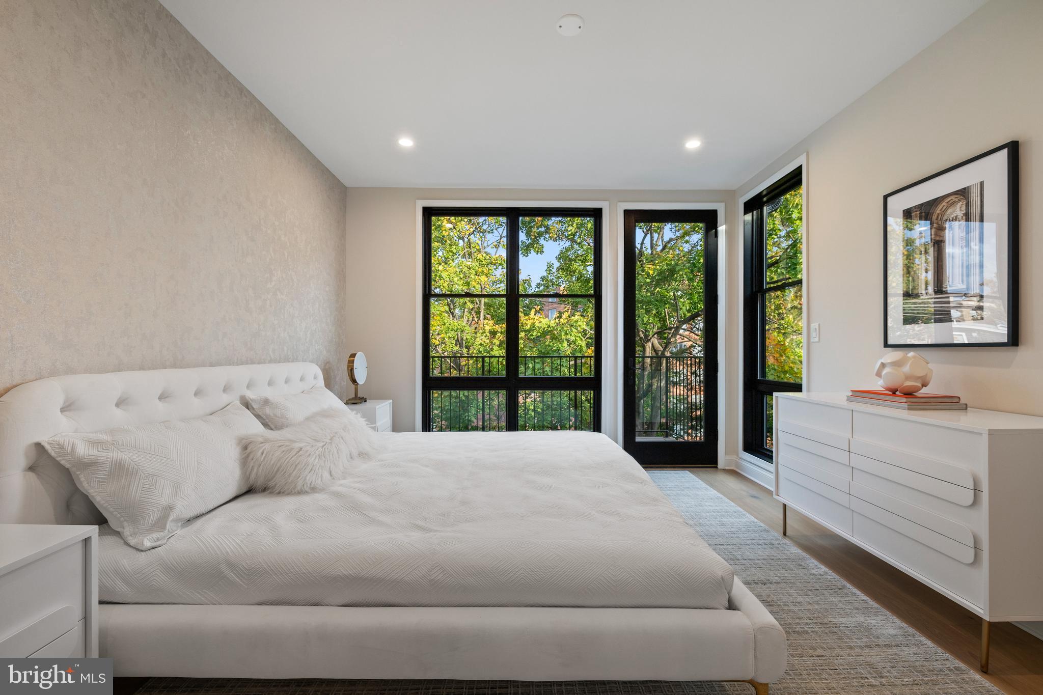 WOODLEY PARK - Residential
